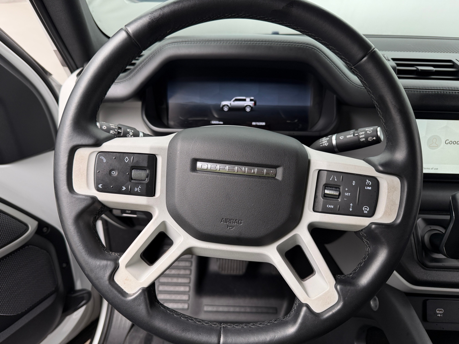 Thumbnail: 2024 Land Rover Defender - 4