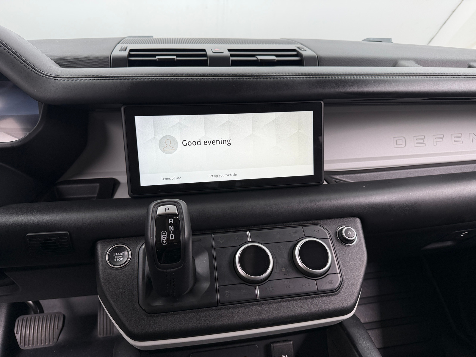 Thumbnail: 2024 Land Rover Defender - 3