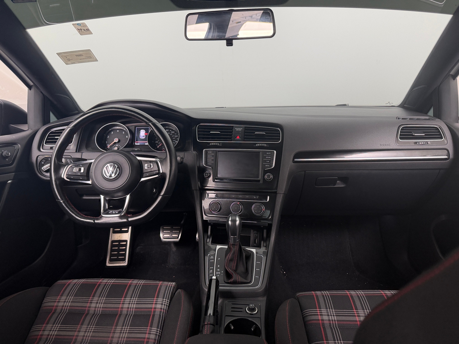Thumbnail: 2017 Volkswagen Golf - 3