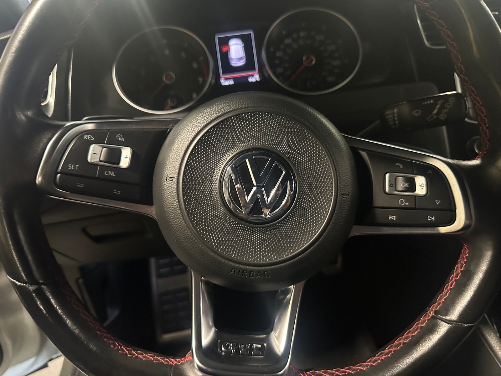 Thumbnail: 2017 Volkswagen Golf - 5