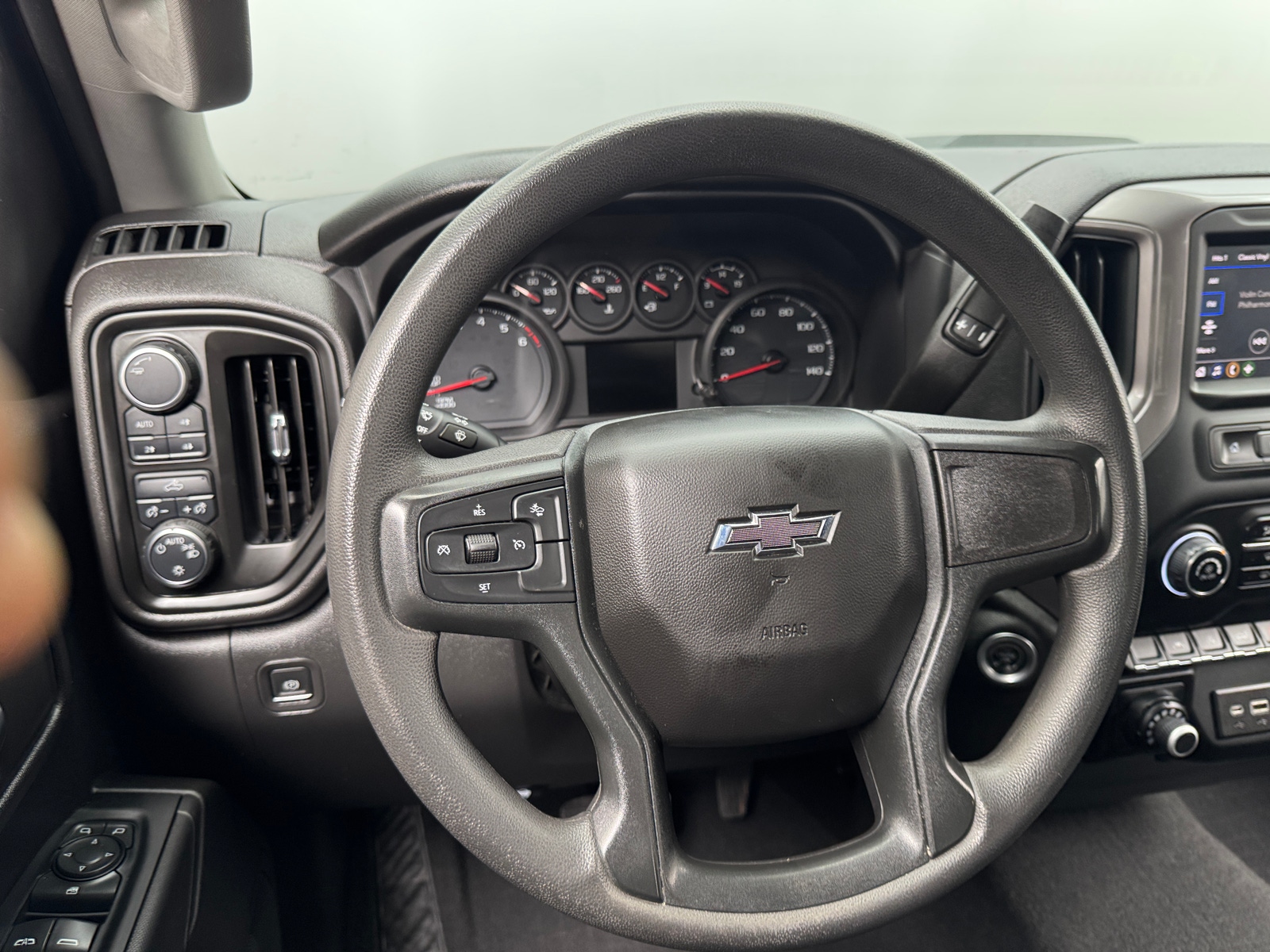 Thumbnail: 2022 Chevrolet Silverado 1500 - 5