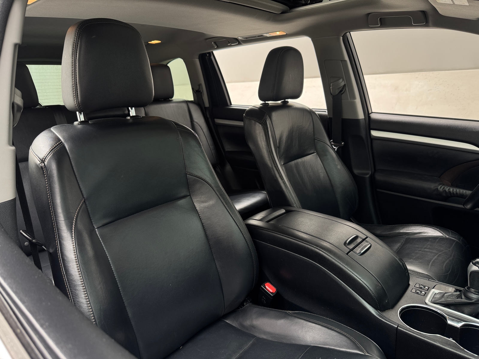 Thumbnail: 2015 Toyota Highlander - 2