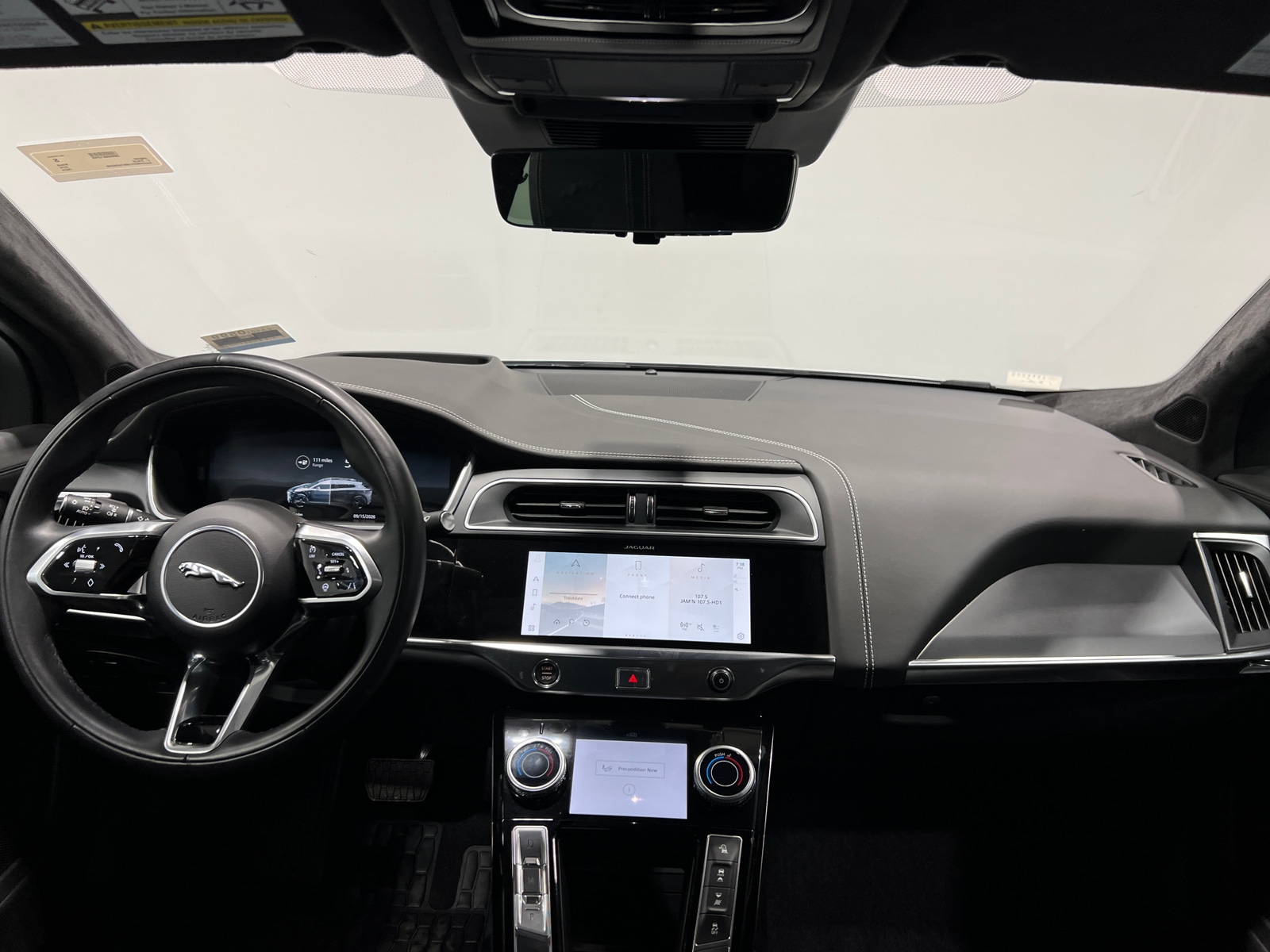 Thumbnail: 2024 Jaguar I-Pace - 3
