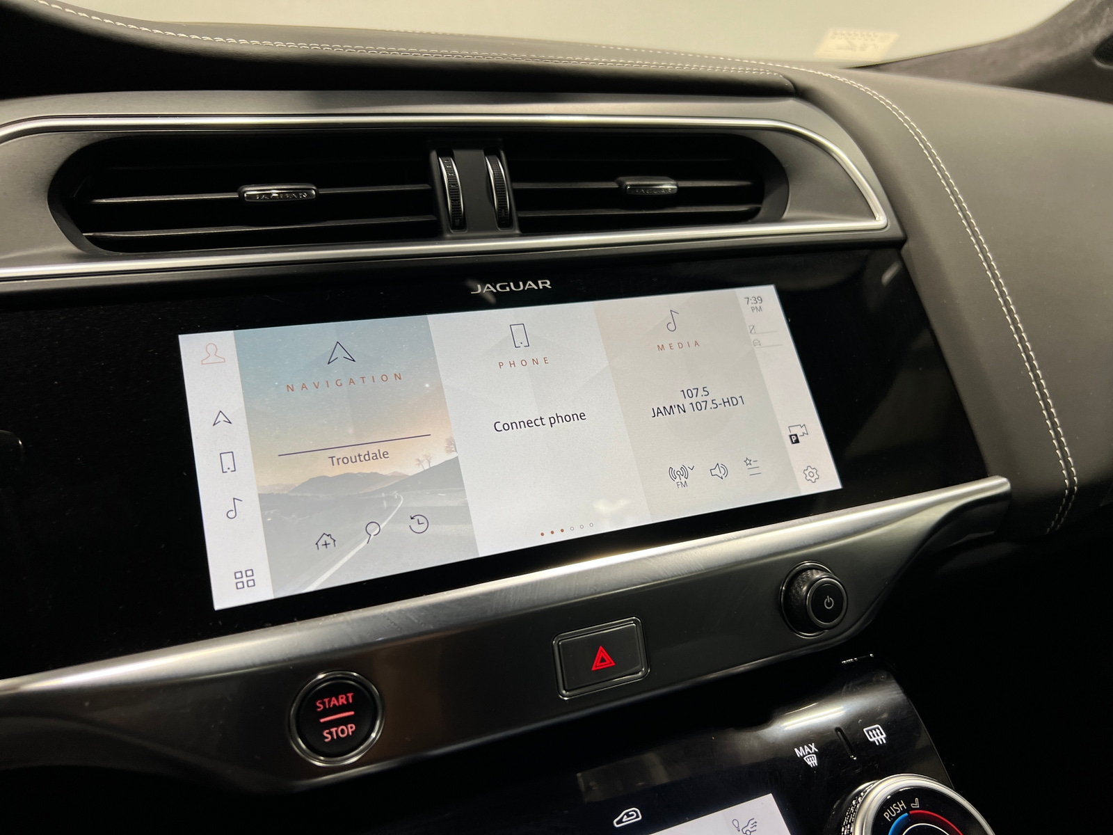 Thumbnail: 2024 Jaguar I-Pace - 4