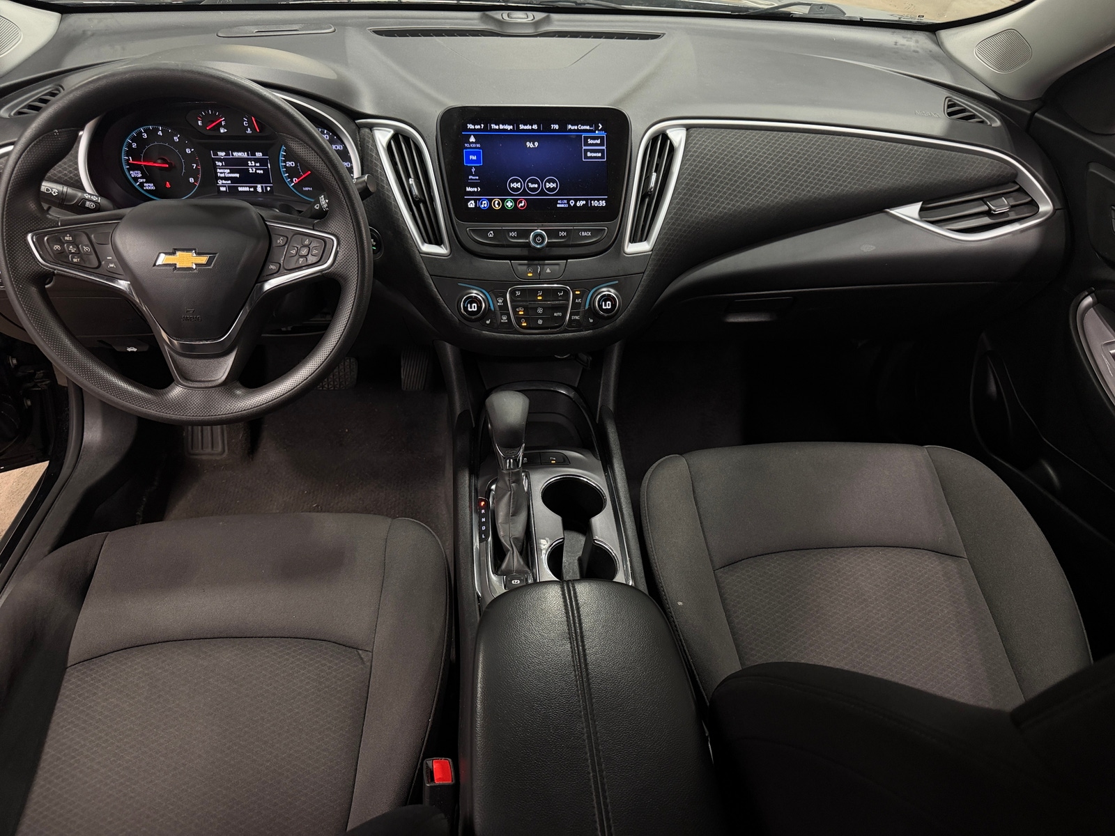 Thumbnail: 2023 Chevrolet Malibu - 3