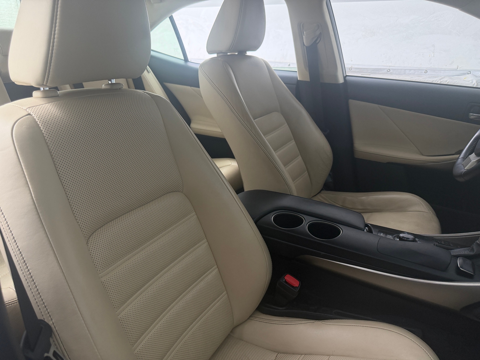 Thumbnail: 2014 Lexus IS - 2