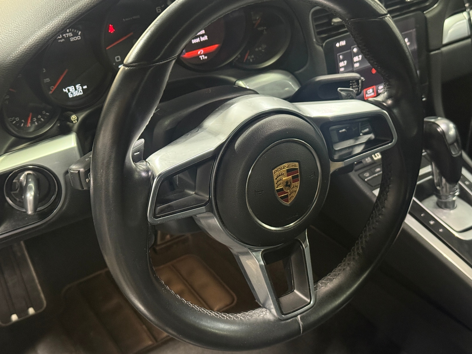 Thumbnail: 2017 Porsche 911 - 4