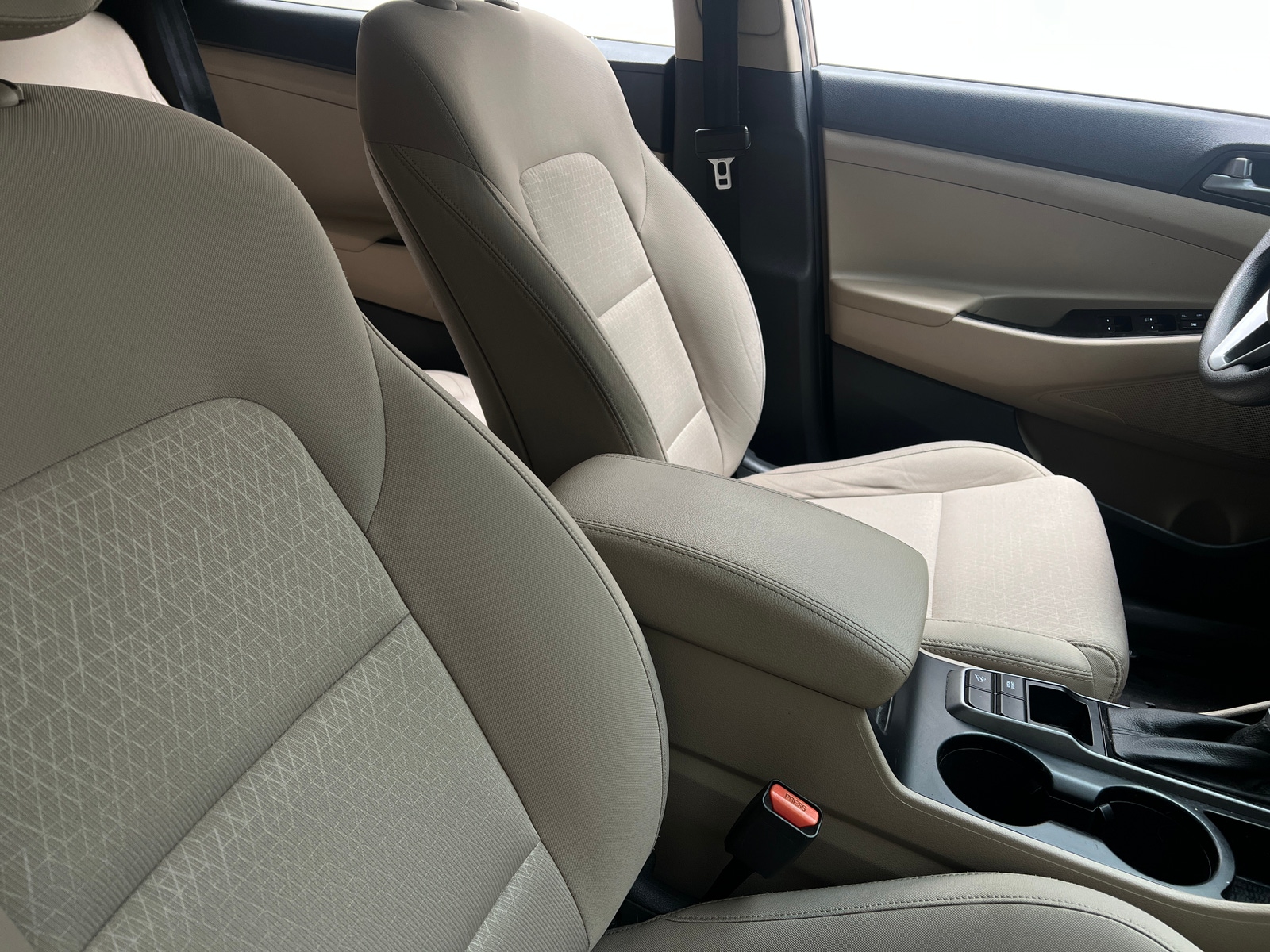 Thumbnail: 2016 Hyundai Tucson - 2