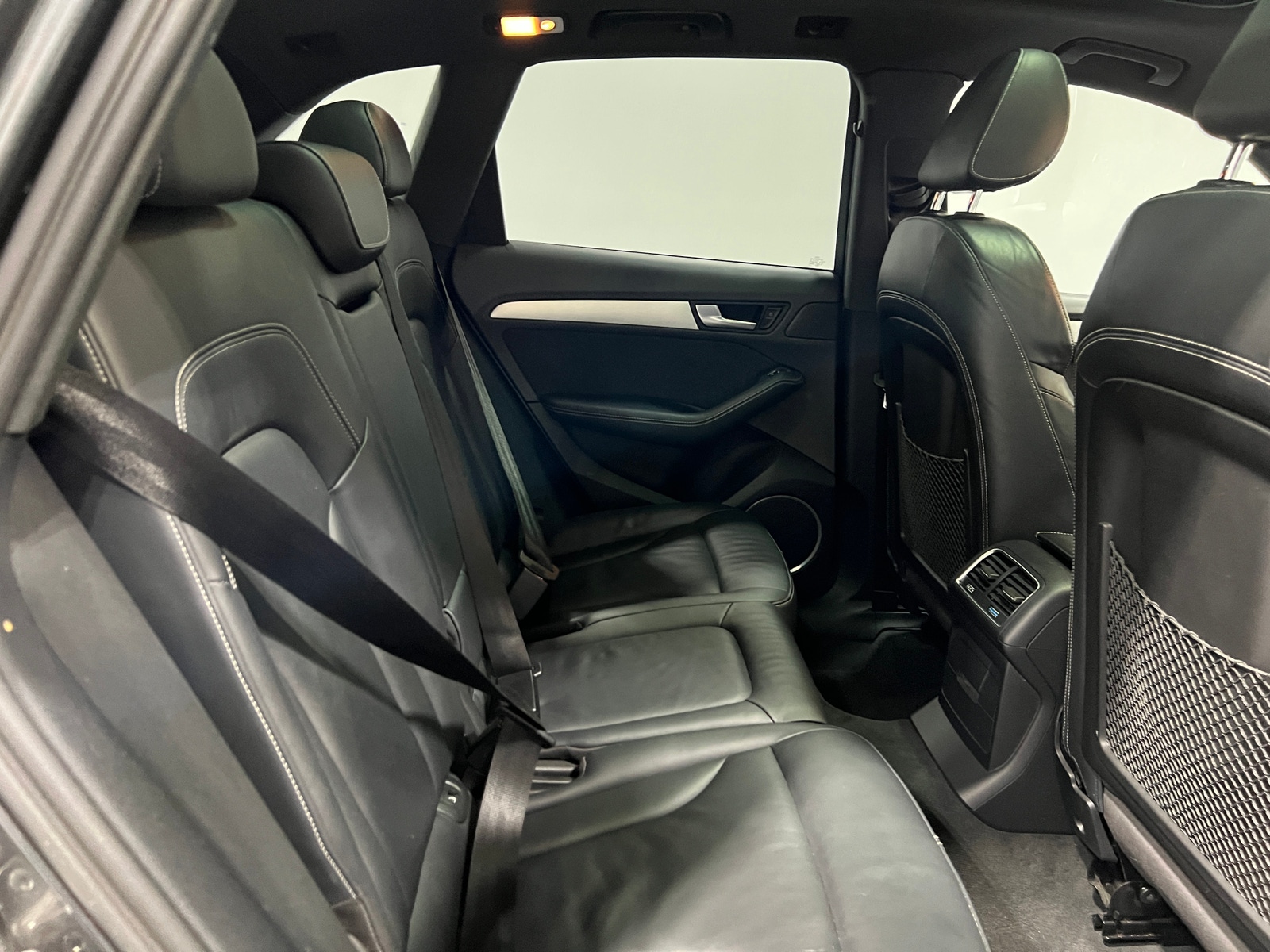 Thumbnail: 2016 Audi SQ5 - 6