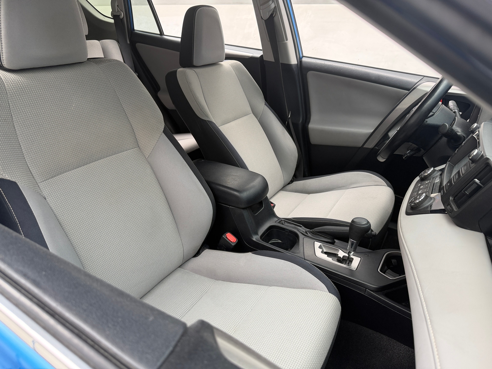 Thumbnail: 2016 Toyota RAV4 - 2