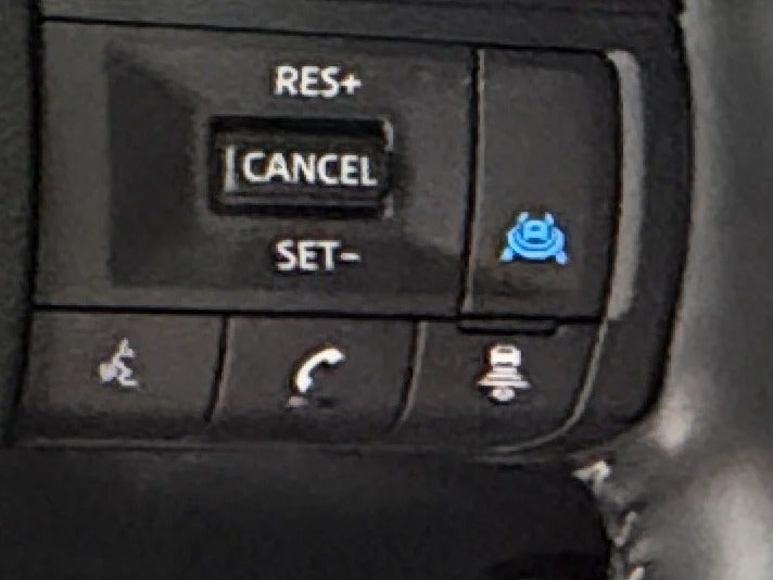 2025 Nissan Rogue SV - Photo 18