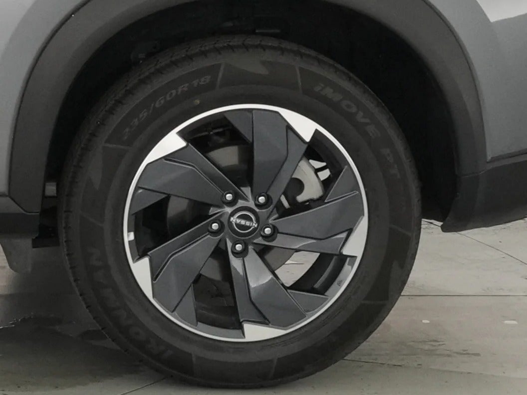 2025 Nissan Rogue SV - Photo 19