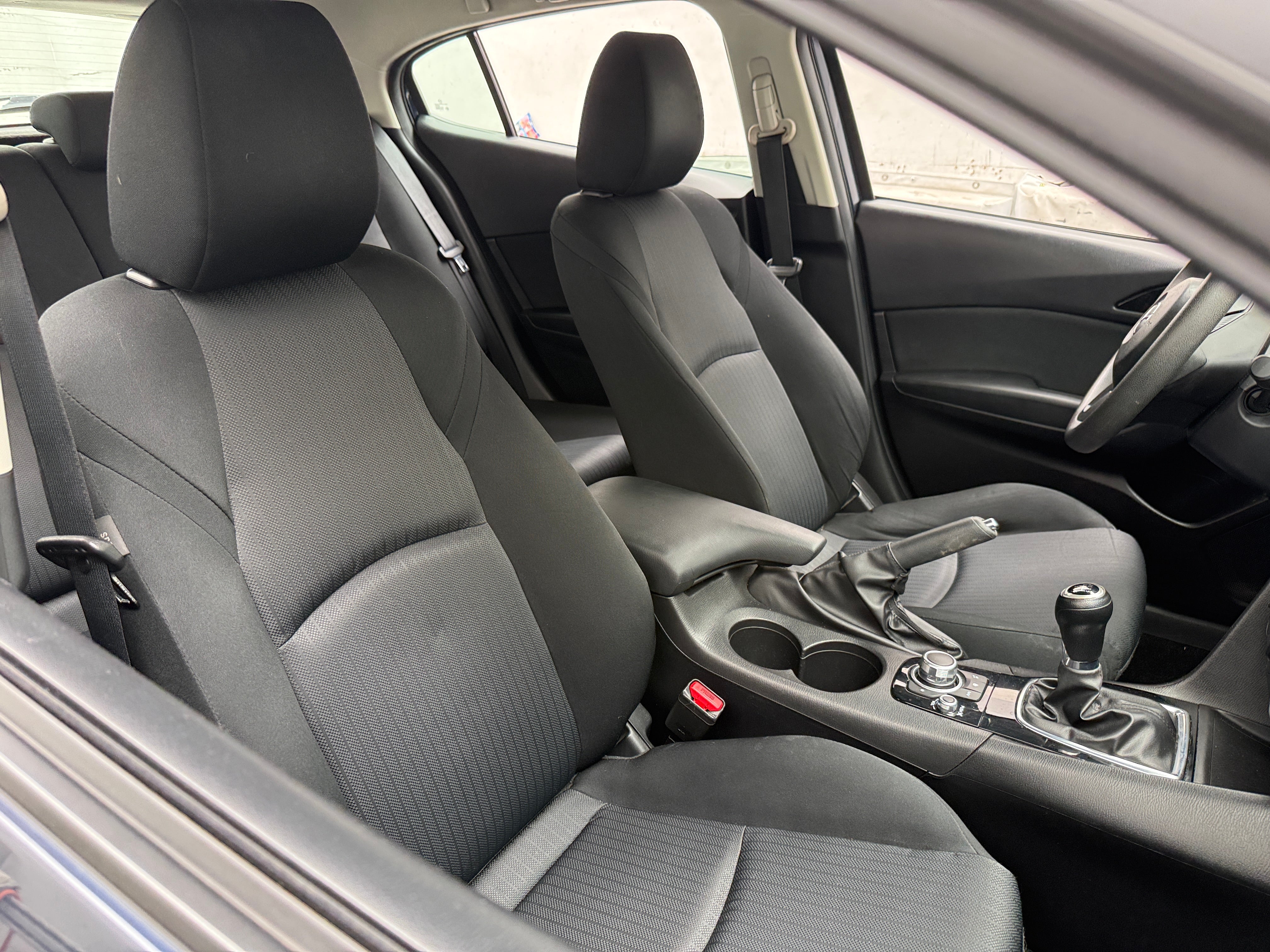 2016 Mazda MAZDA3 i Sport