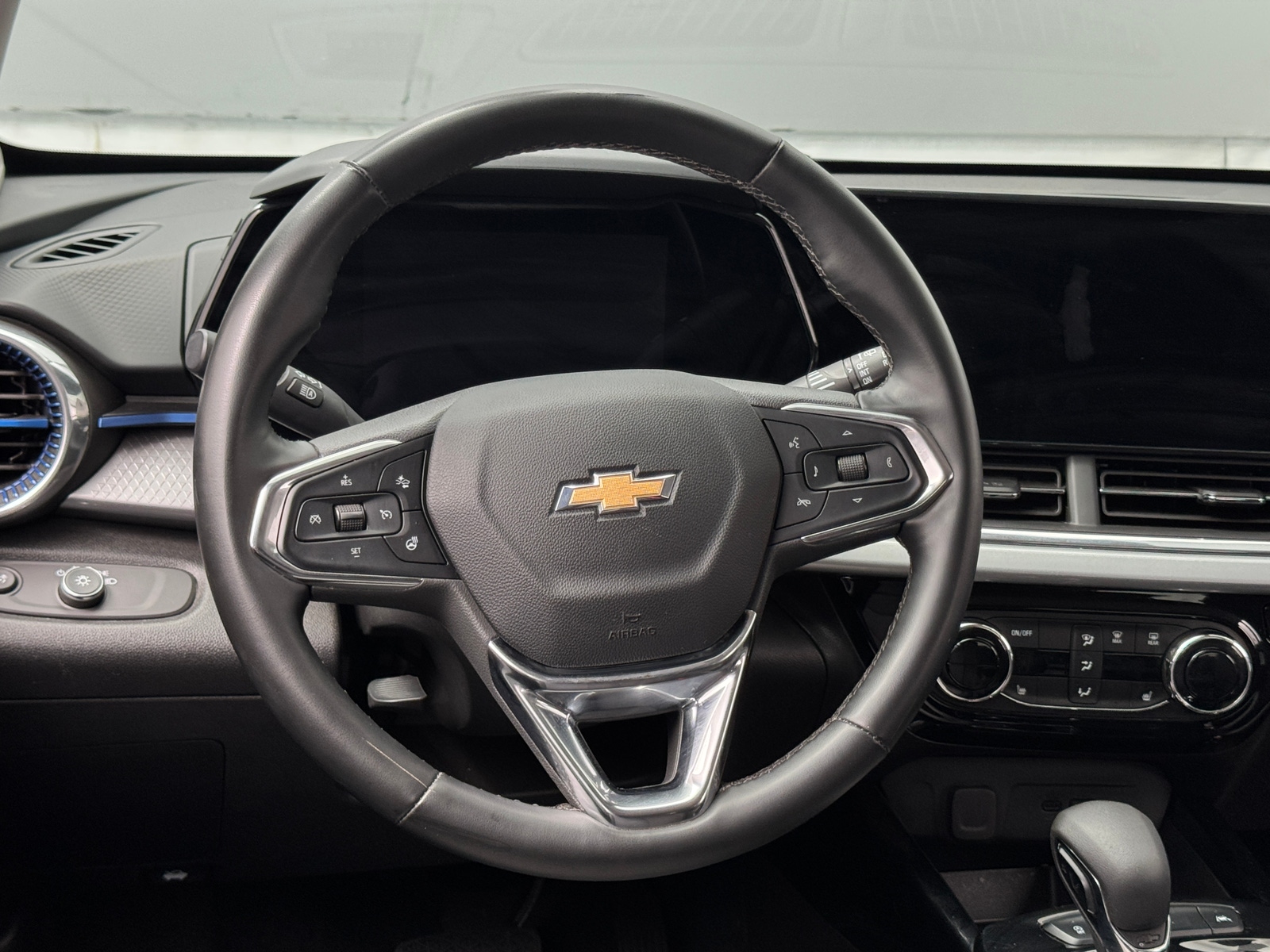 Thumbnail: 2025 Chevrolet Trax - 4