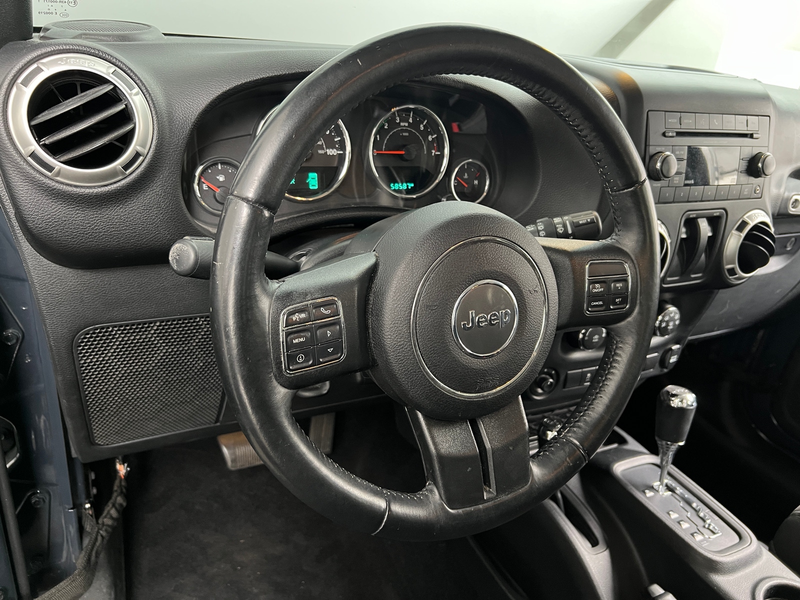 Thumbnail: 2017 Jeep Wrangler - 5
