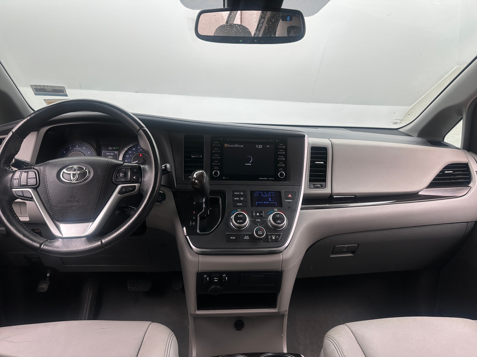 Thumbnail: 2019 Toyota Sienna - 2
