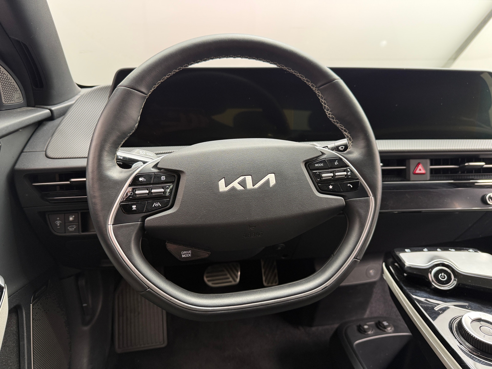 Thumbnail: 2023 Kia EV6 - 4