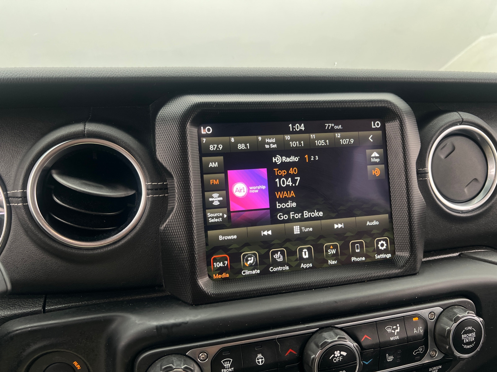 Thumbnail: 2022 Jeep Wrangler - 3
