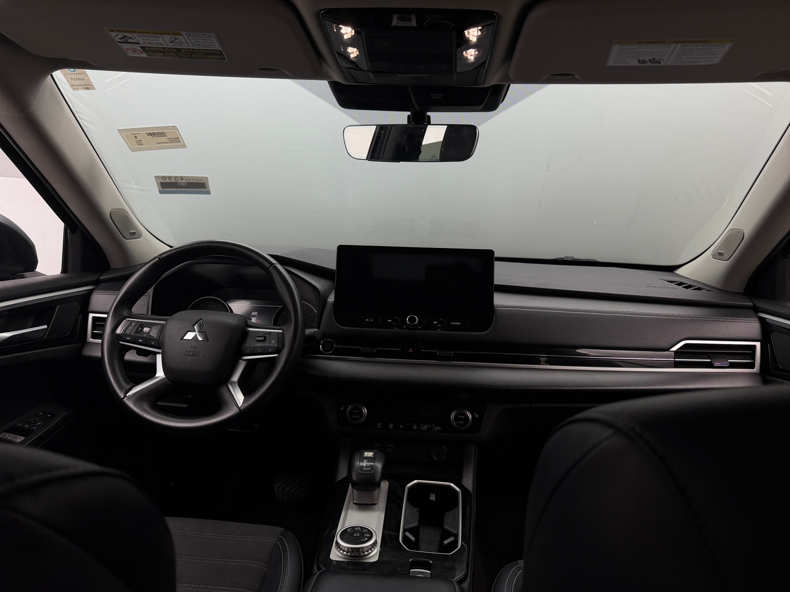 Thumbnail: 2025 Mitsubishi Outlander - 2