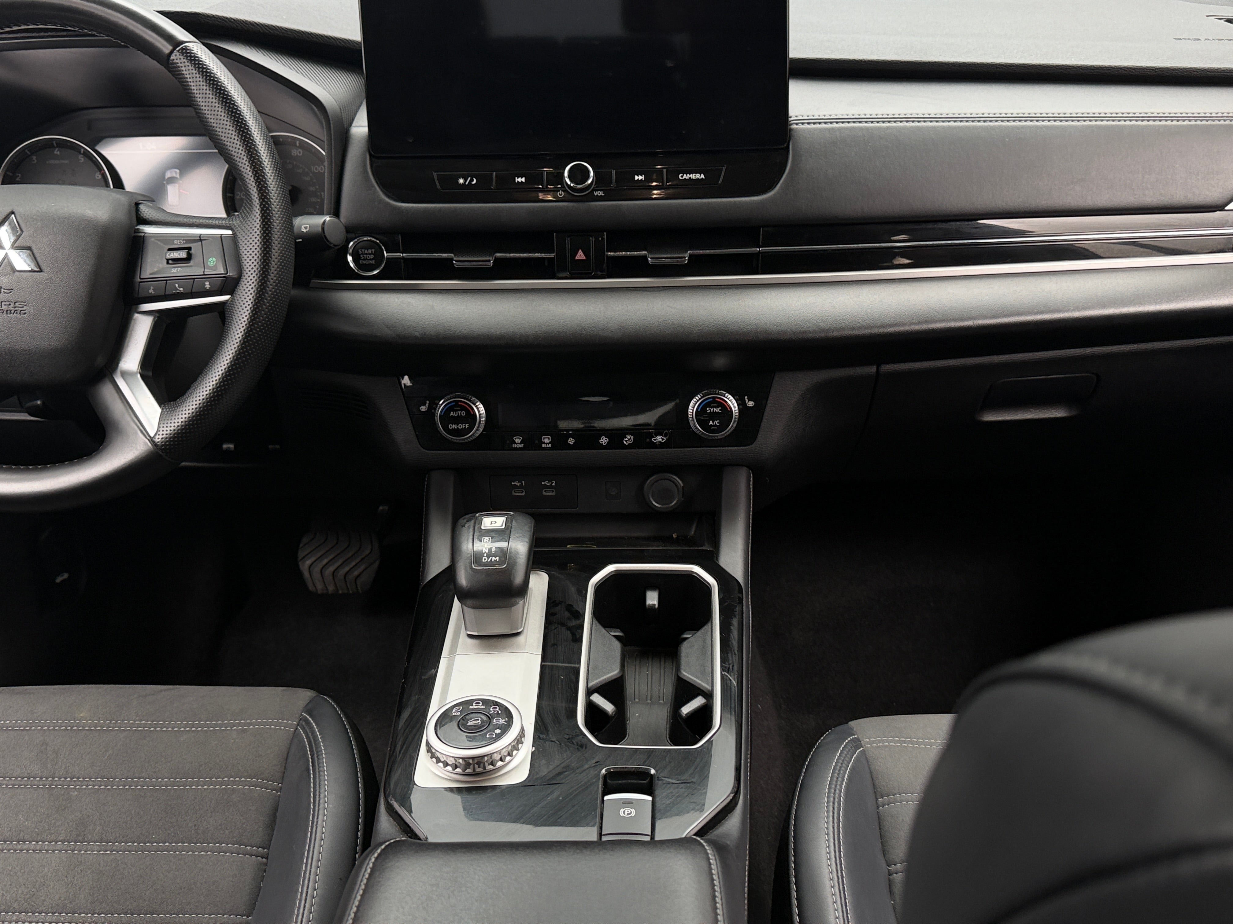 2025 Mitsubishi Outlander SE - Photo 7