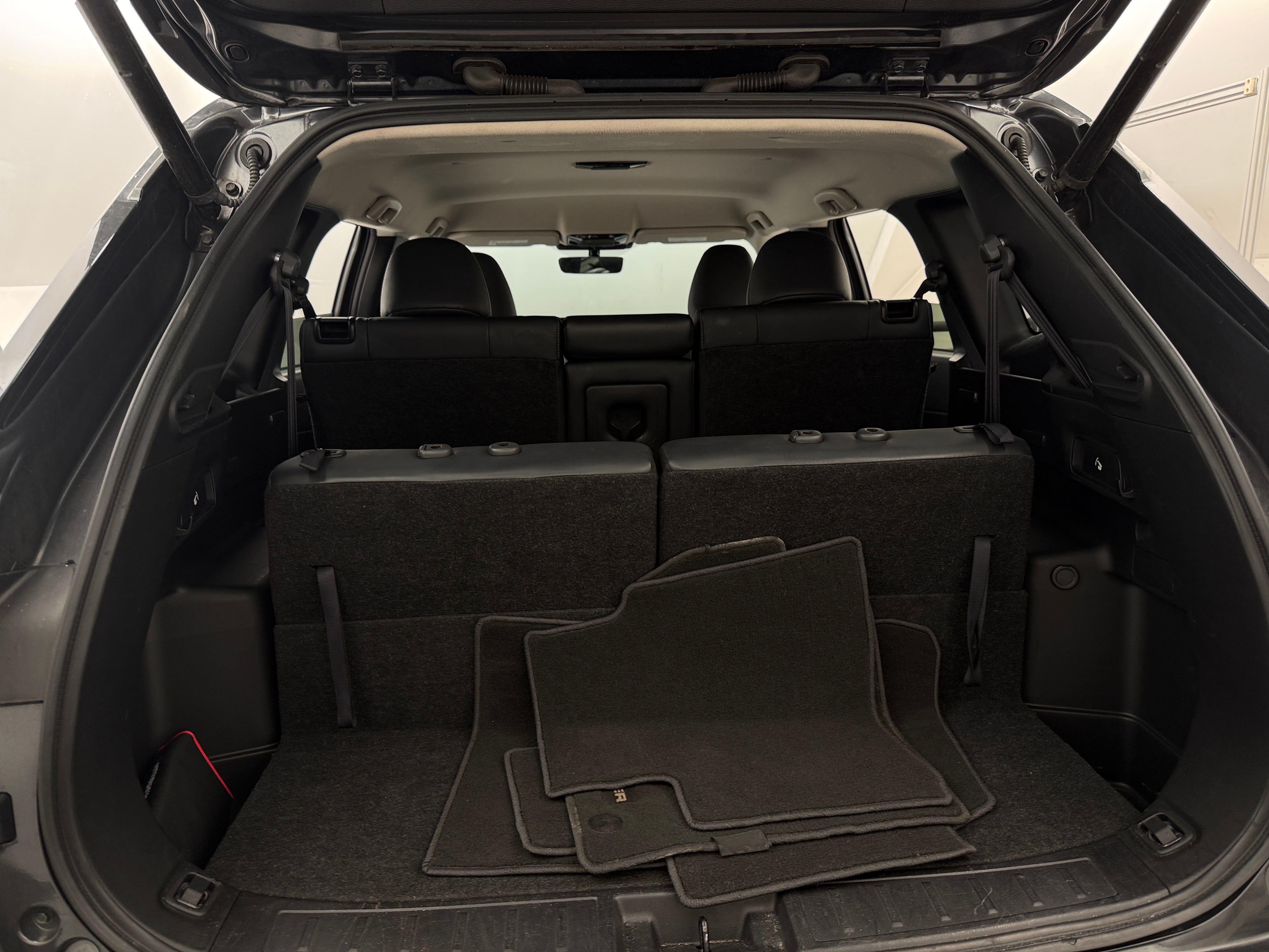 2025 Mitsubishi Outlander SE - Photo 8
