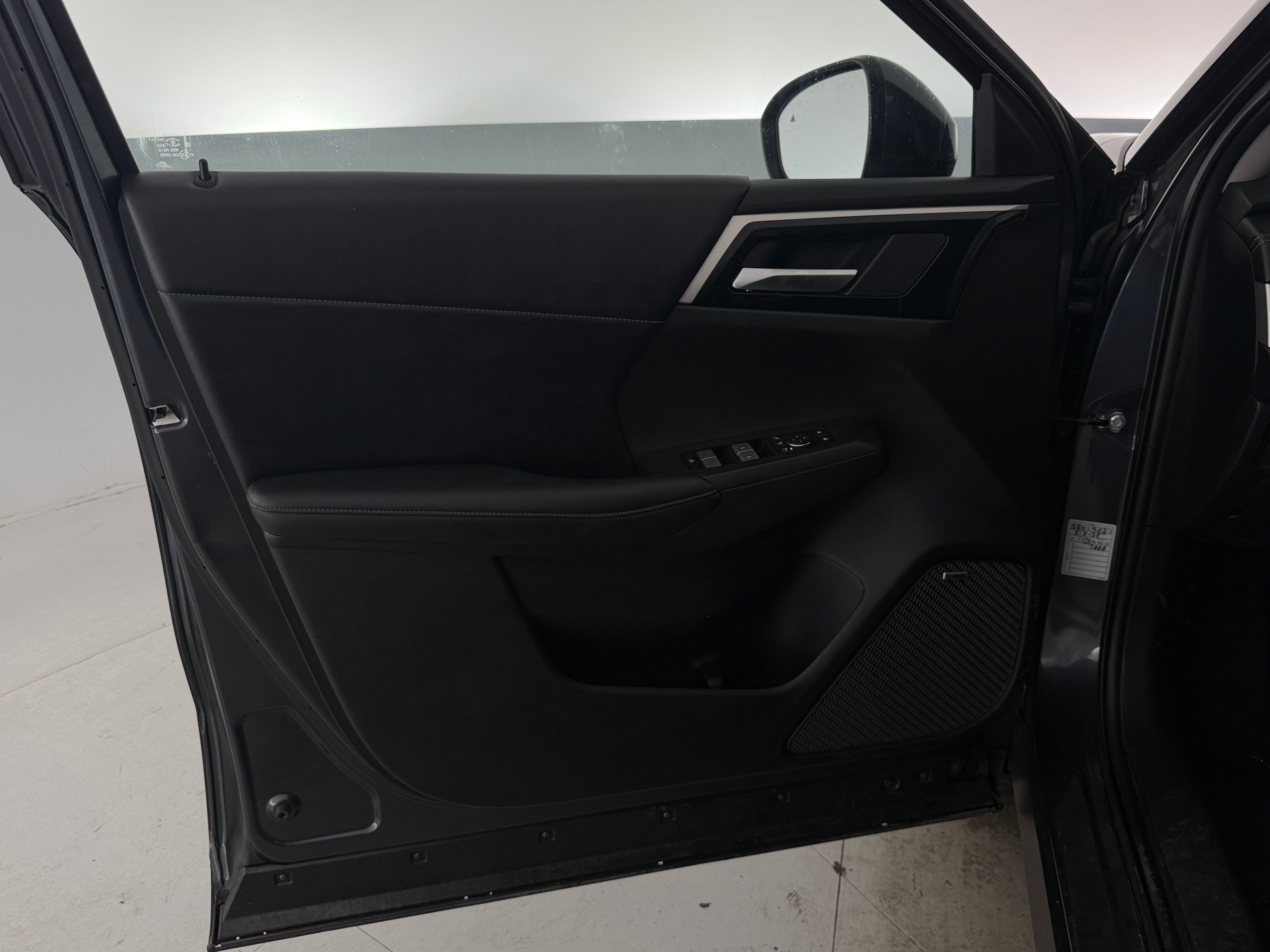 2025 Mitsubishi Outlander SE - Photo 9