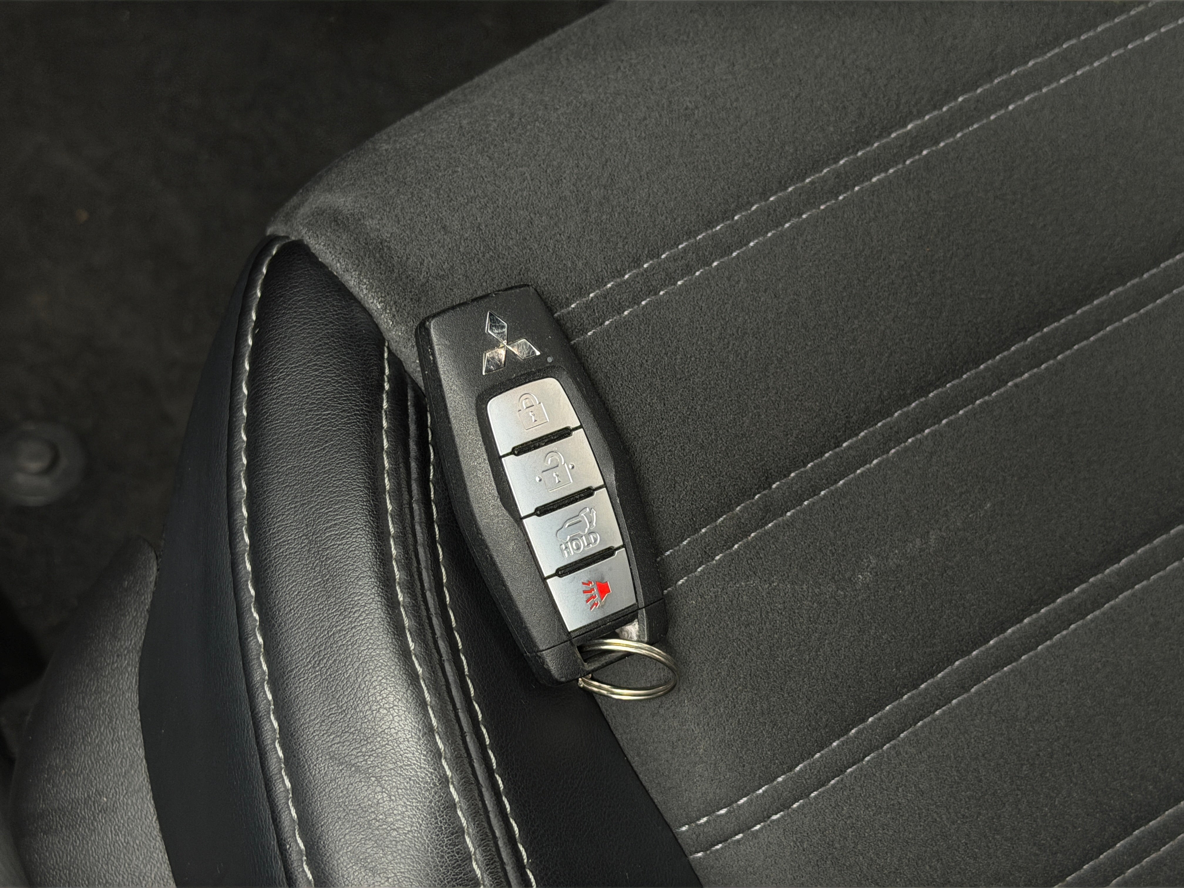 2025 Mitsubishi Outlander SE - Photo 11