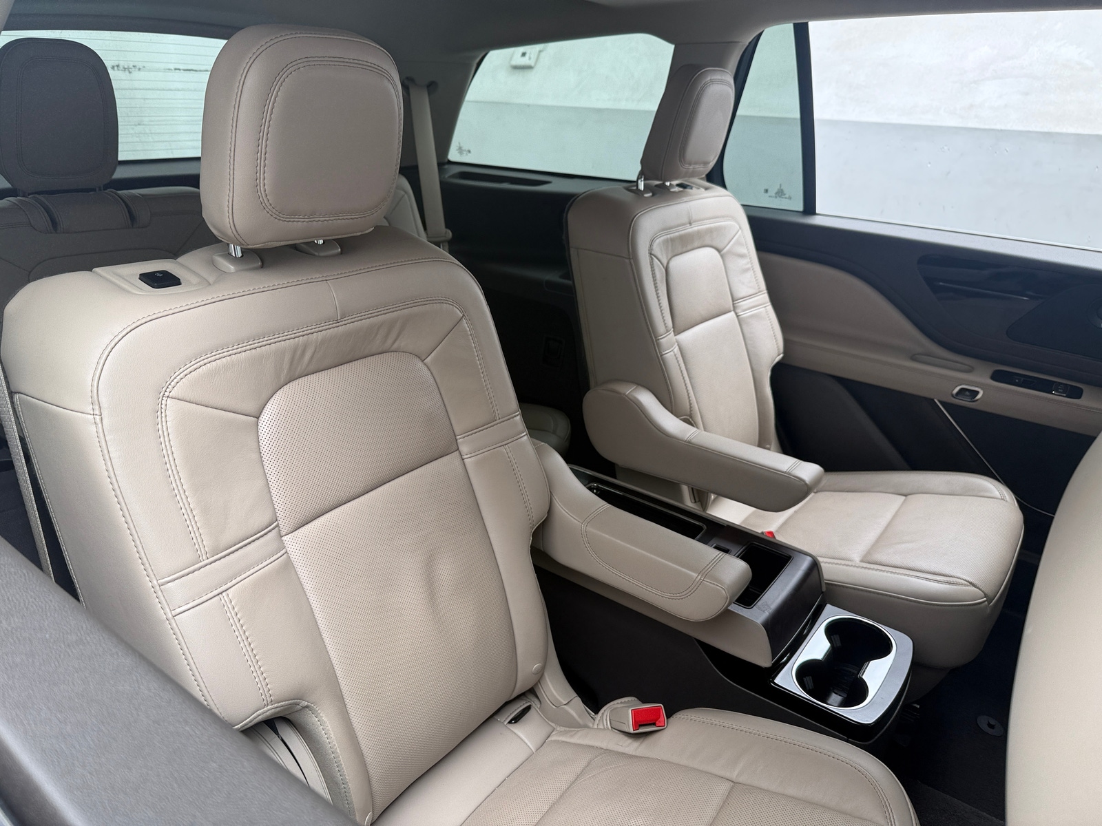 Thumbnail: 2022 Lincoln Aviator - 5