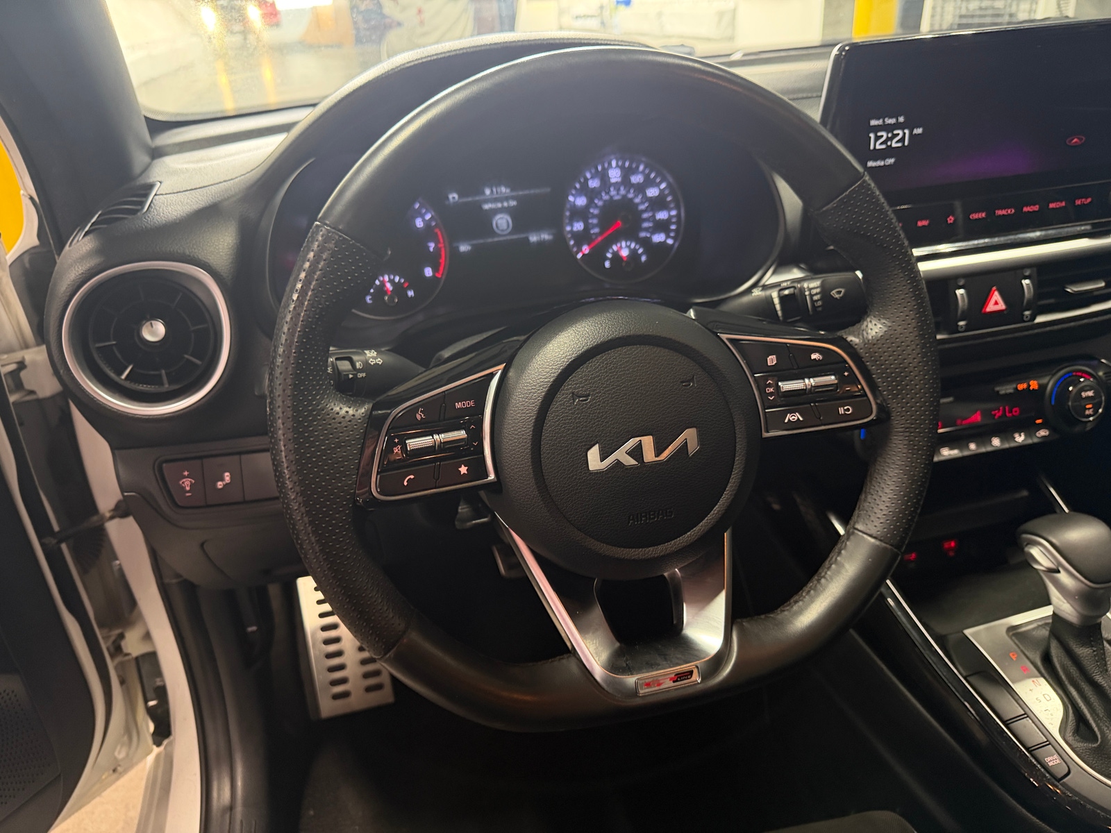 Thumbnail: 2023 Kia Forte - 4