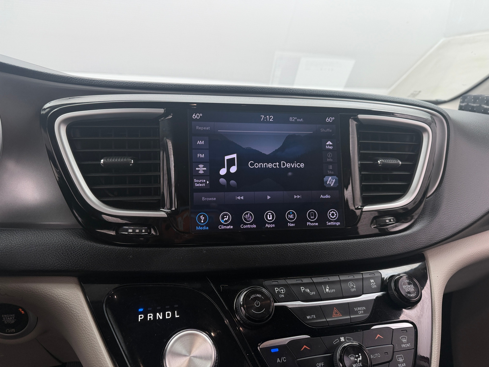 Thumbnail: 2020 Chrysler Pacifica - 3