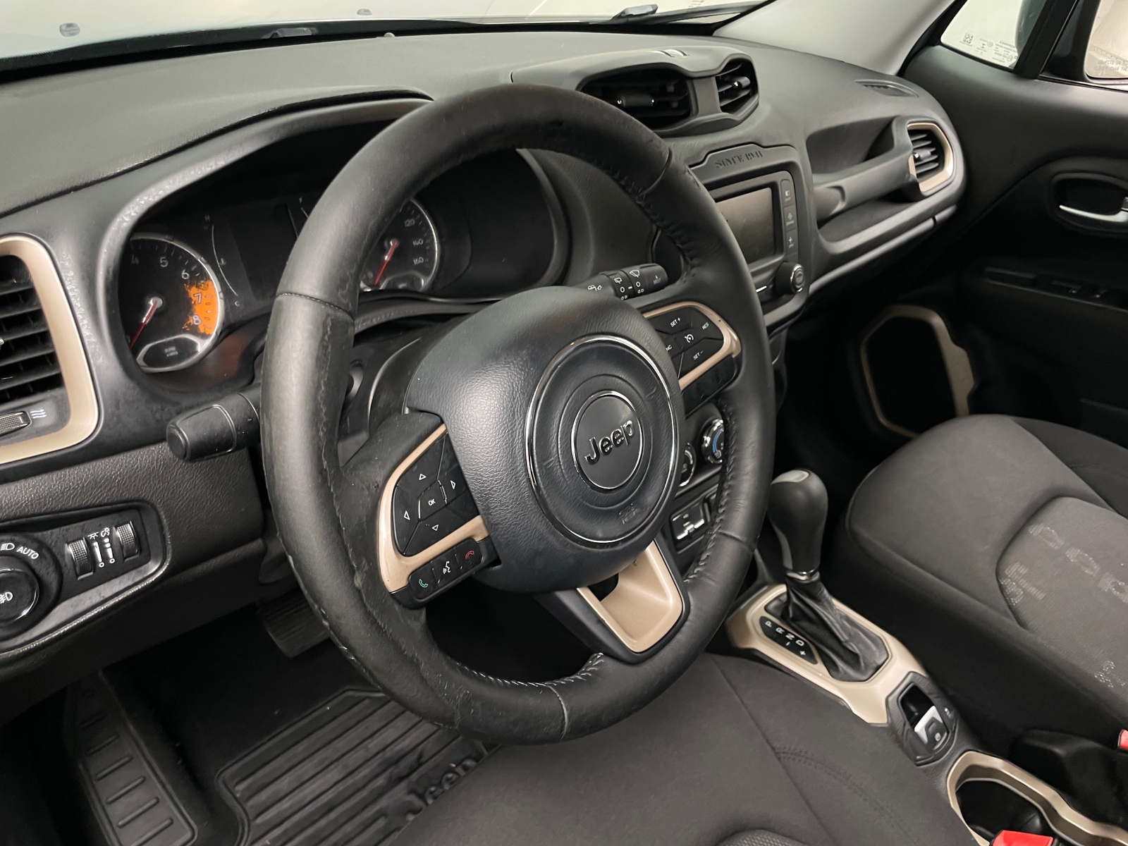 Thumbnail: 2017 Jeep Renegade - 5
