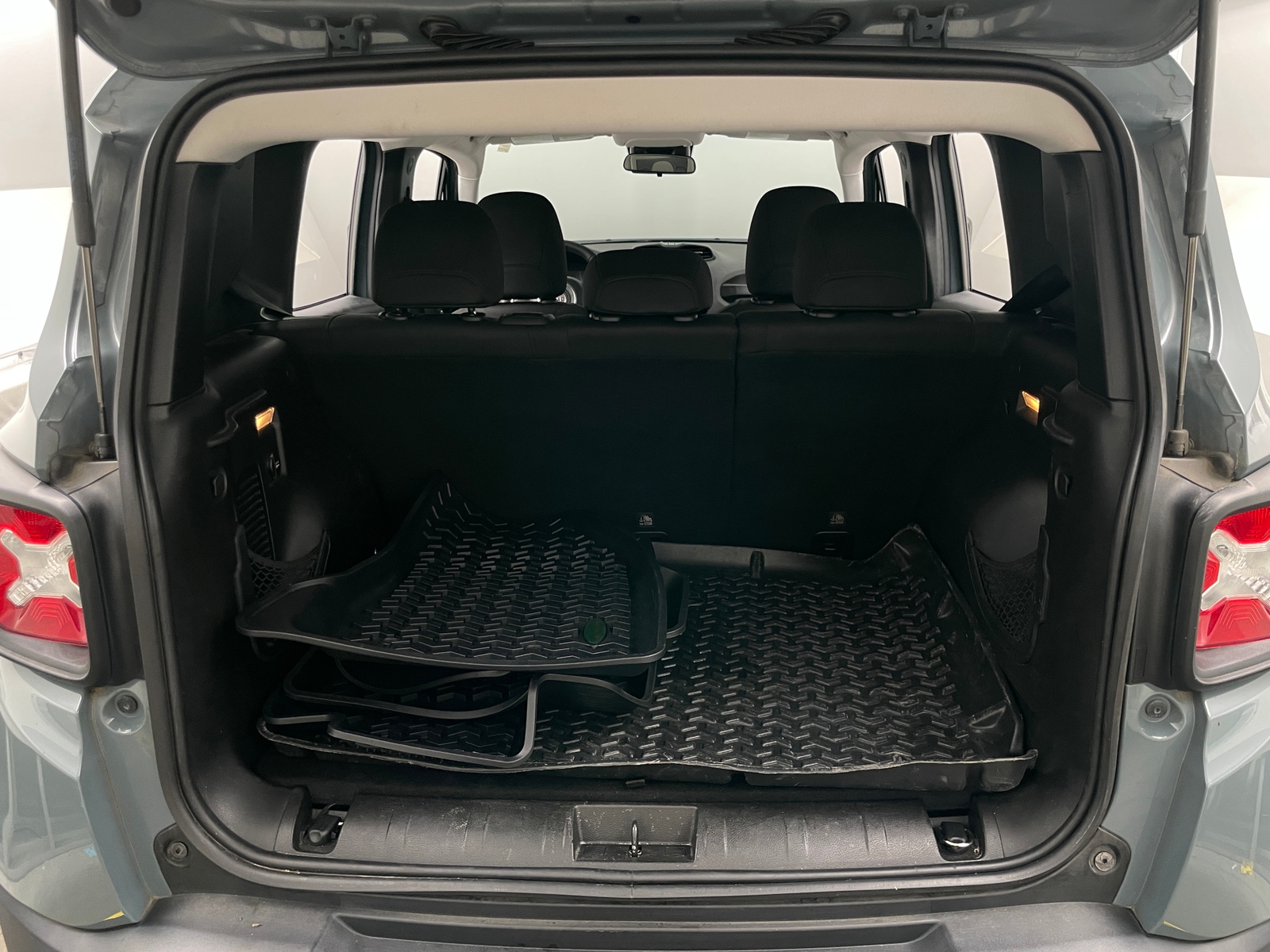 Thumbnail: 2017 Jeep Renegade - 7