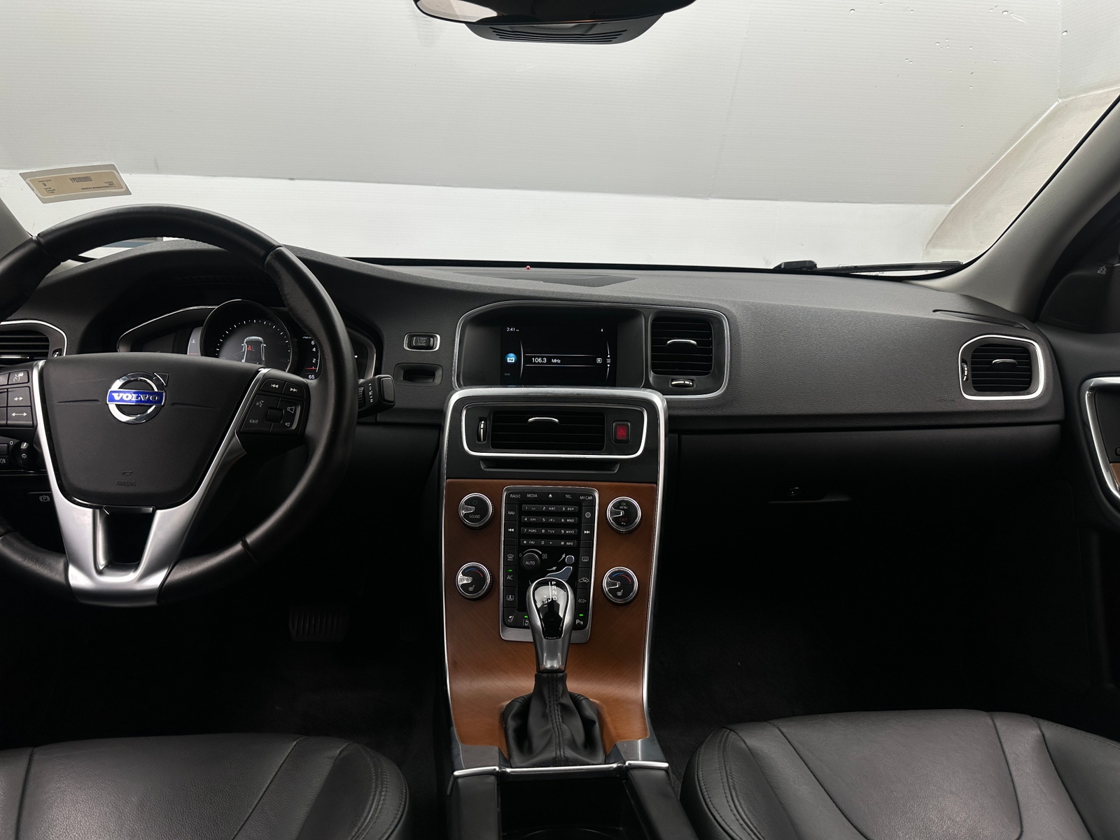 Thumbnail: 2017 Volvo S60 - 3