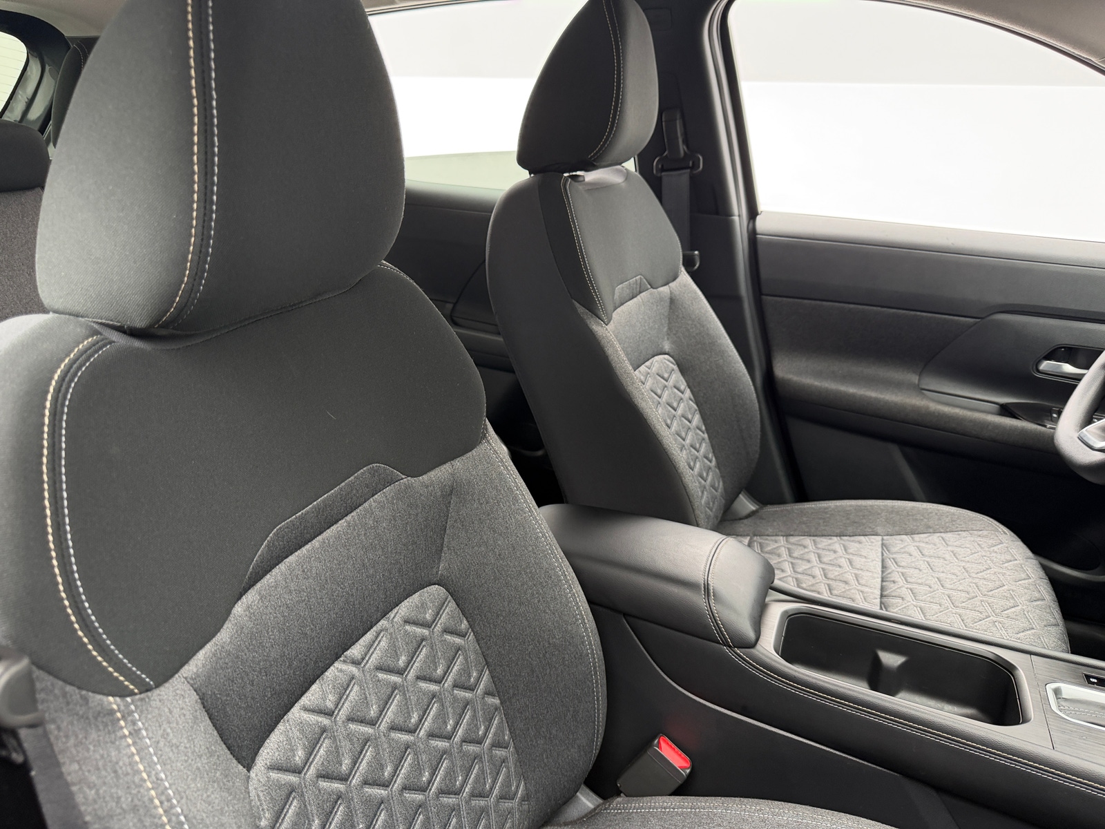 Thumbnail: 2025 Nissan Kicks - 2