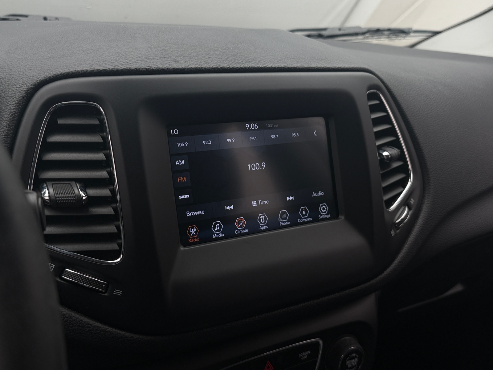Thumbnail: 2018 Jeep Compass - 4