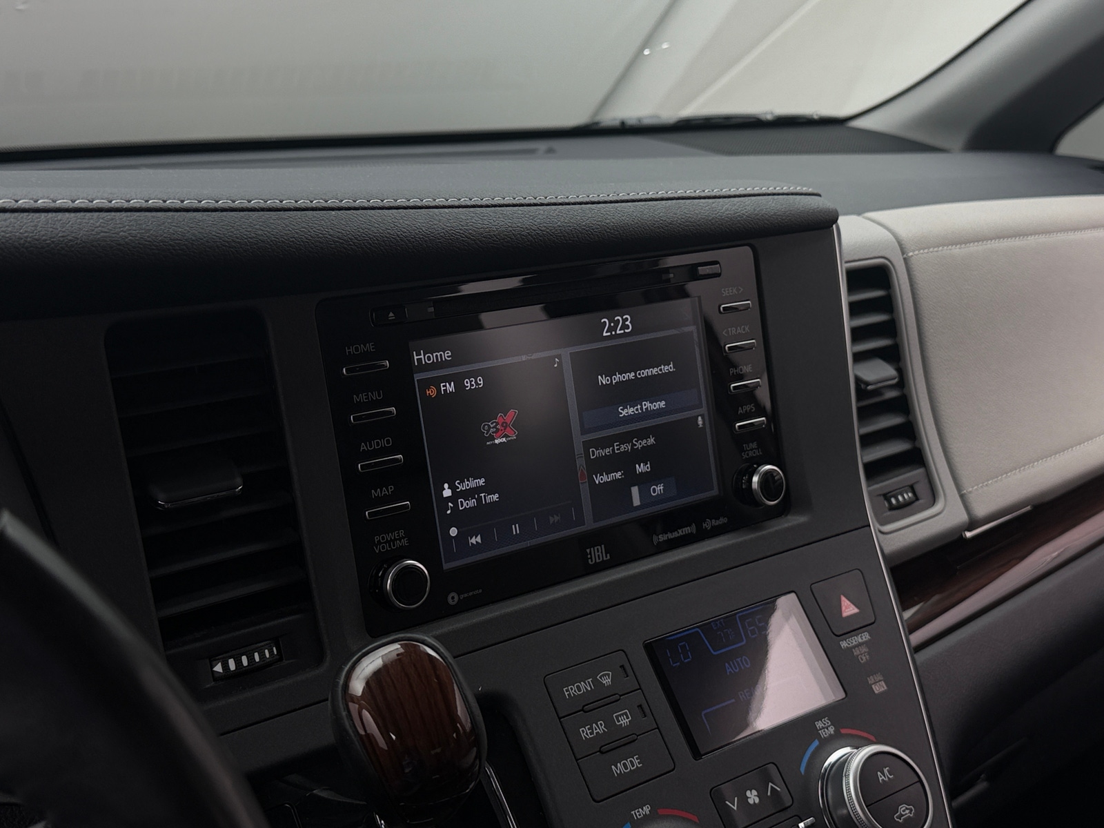 Thumbnail: 2019 Toyota Sienna - 4