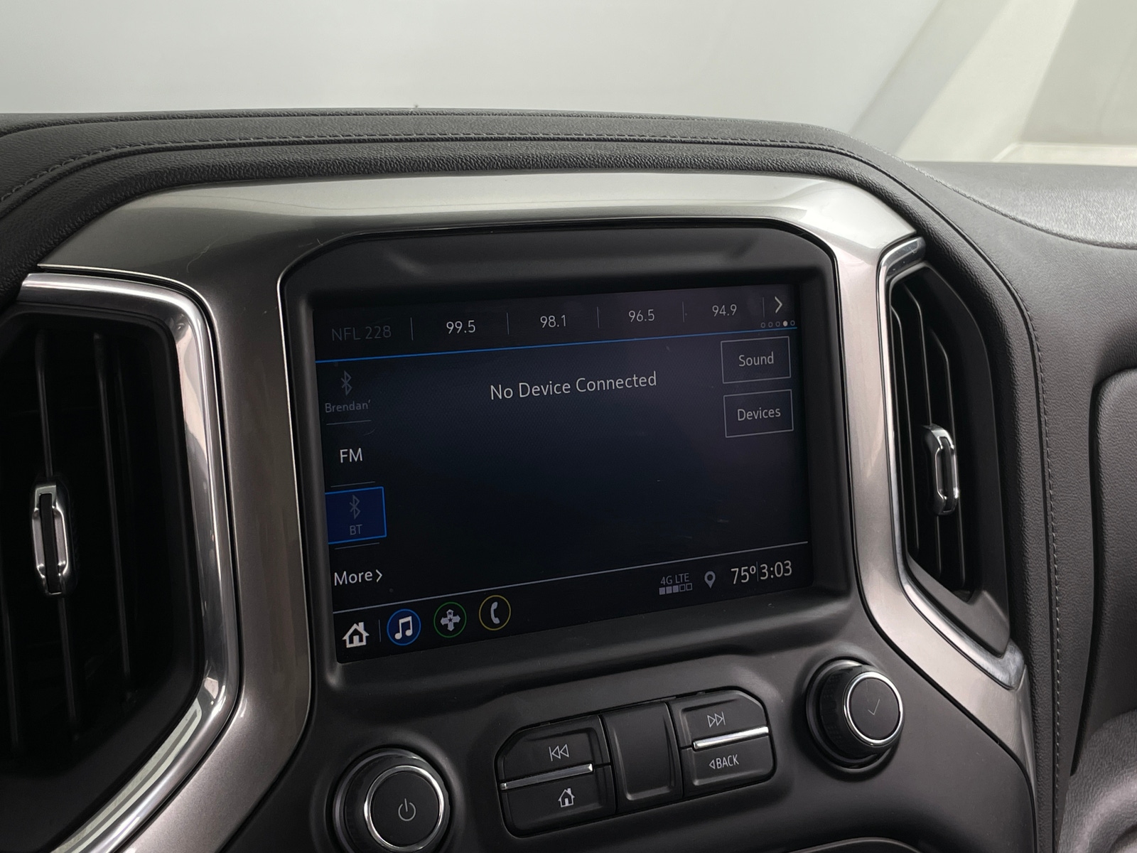 Thumbnail: 2022 Chevrolet Silverado 1500 - 4
