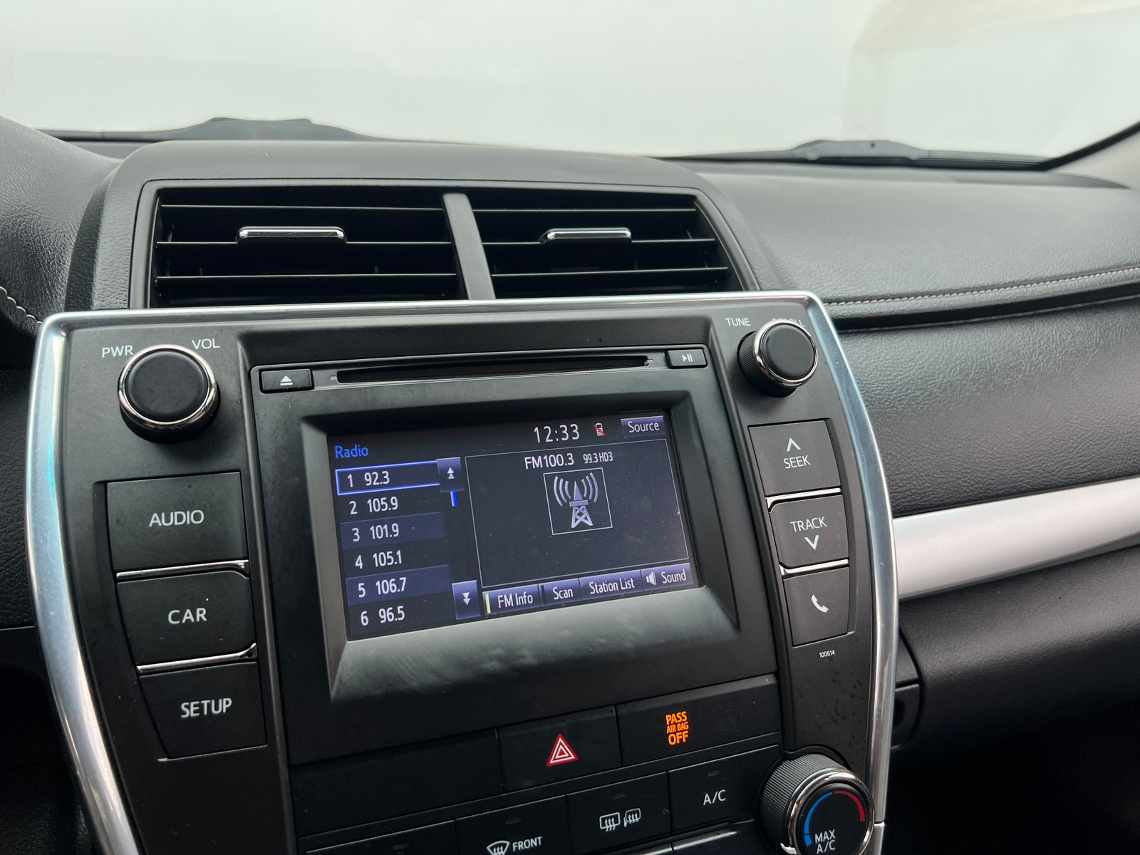 Thumbnail: 2016 Toyota Camry - 4