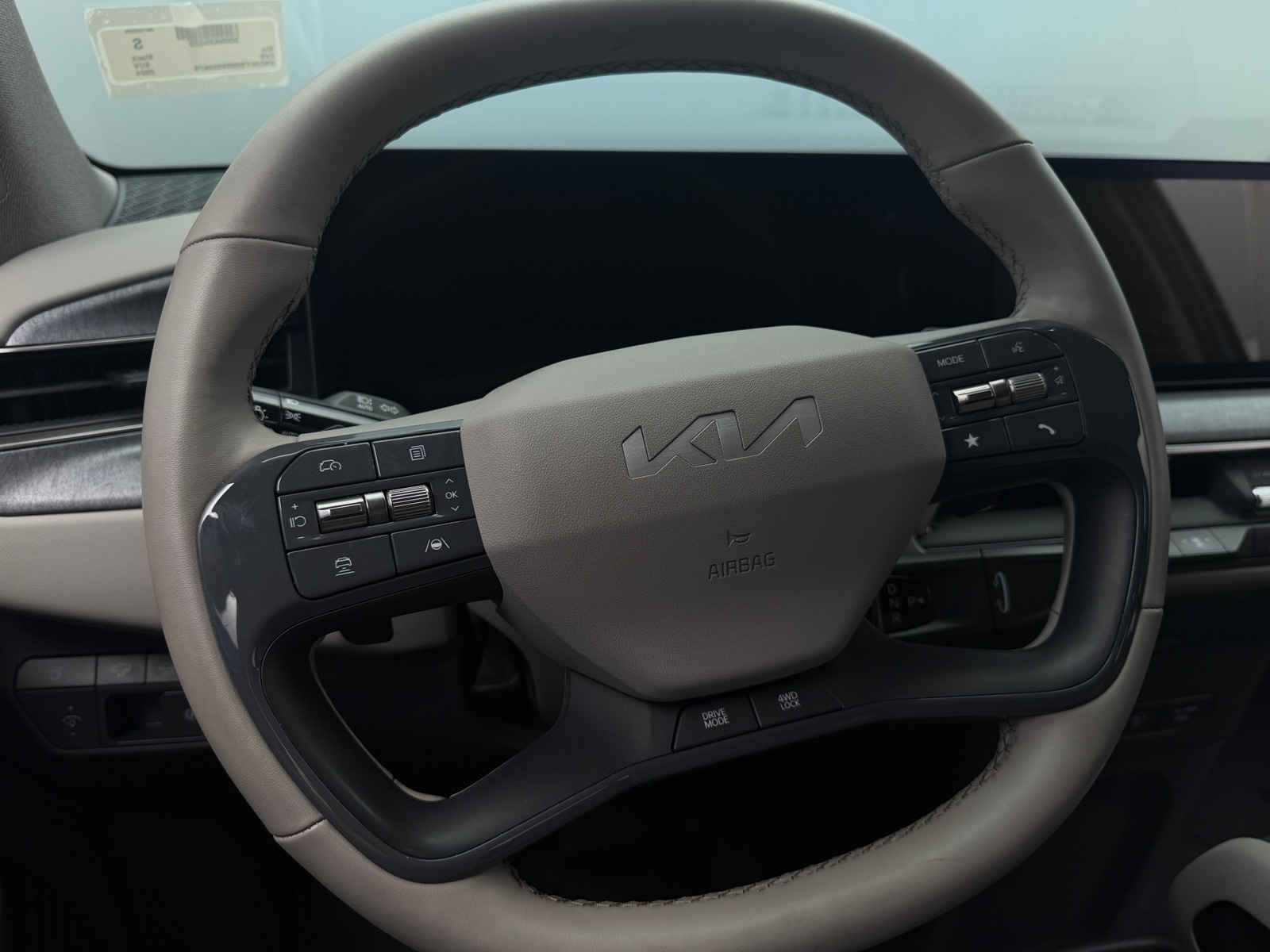 Thumbnail: 2024 Kia EV9 - 4