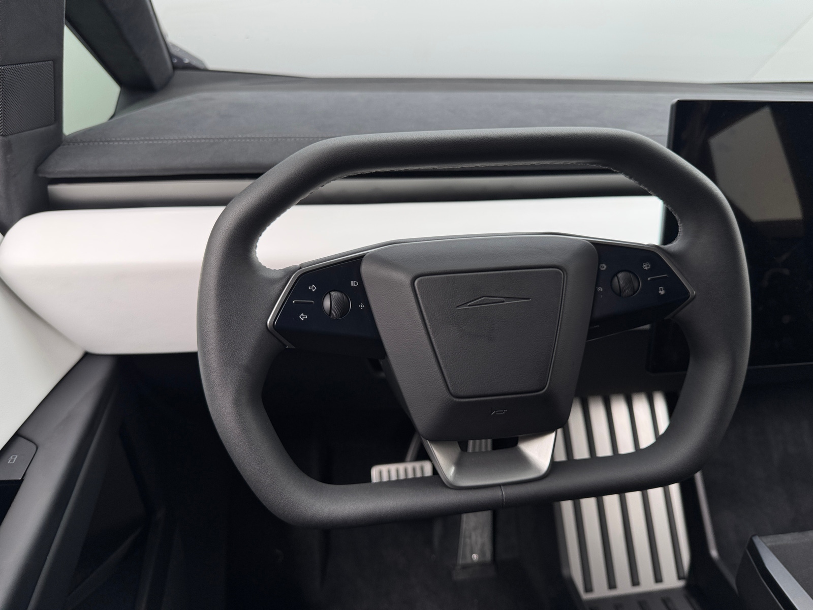 Thumbnail: 2024 Tesla Cybertruck - 4