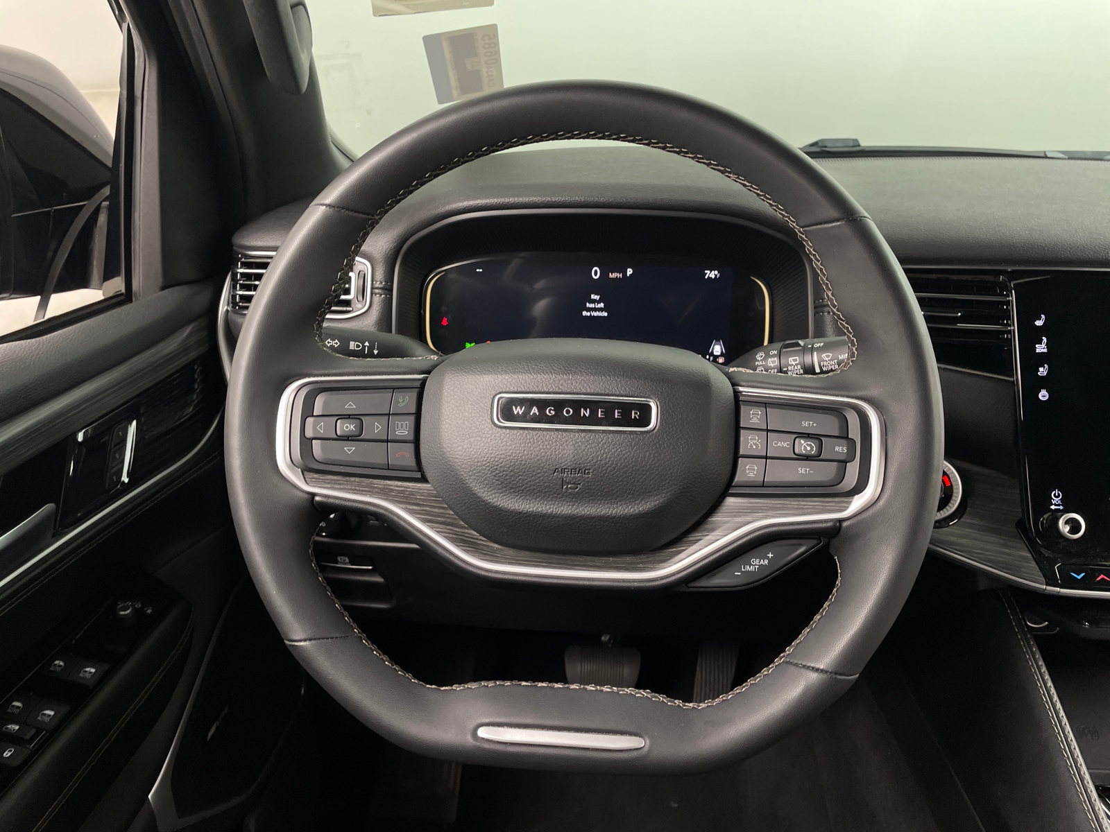 Thumbnail: 2024 Jeep Wagoneer - 4