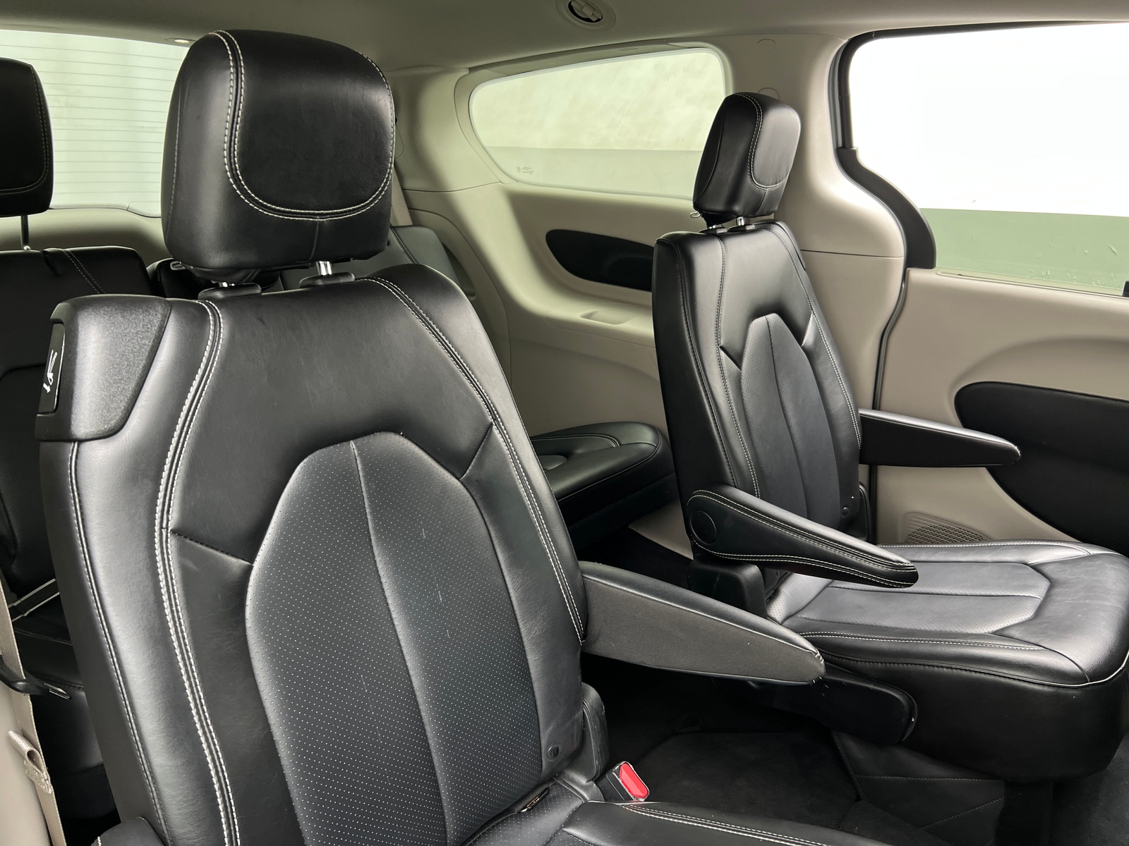 Thumbnail: 2024 Chrysler Pacifica - 5