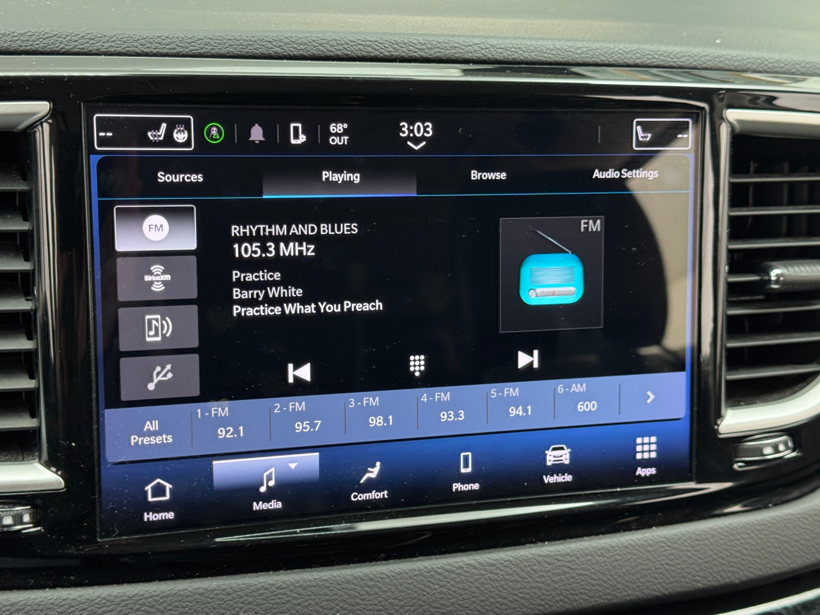 Thumbnail: 2024 Chrysler Pacifica - 3