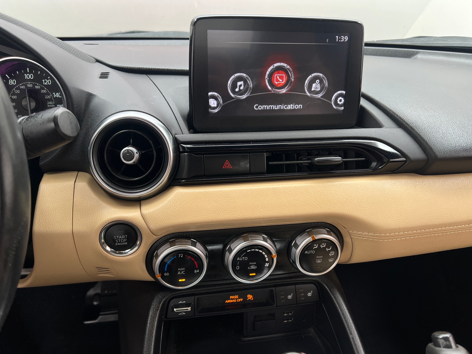 Thumbnail: 2019 Mazda MX-5 Miata - 3