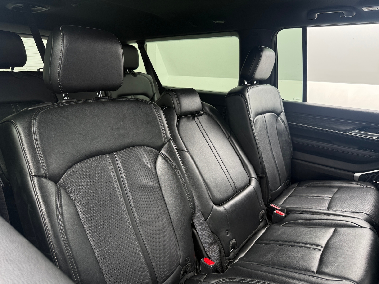 Thumbnail: 2024 Jeep Wagoneer - 5