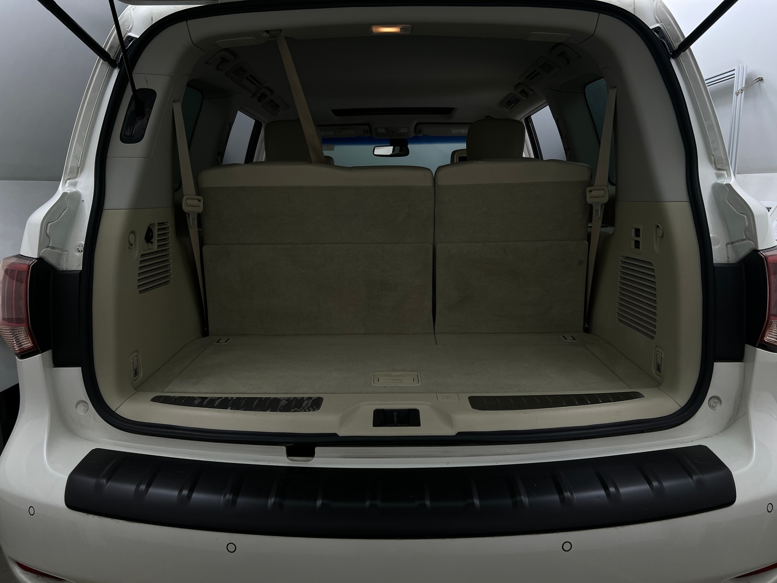Thumbnail: 2015 INFINITI QX80 - 6