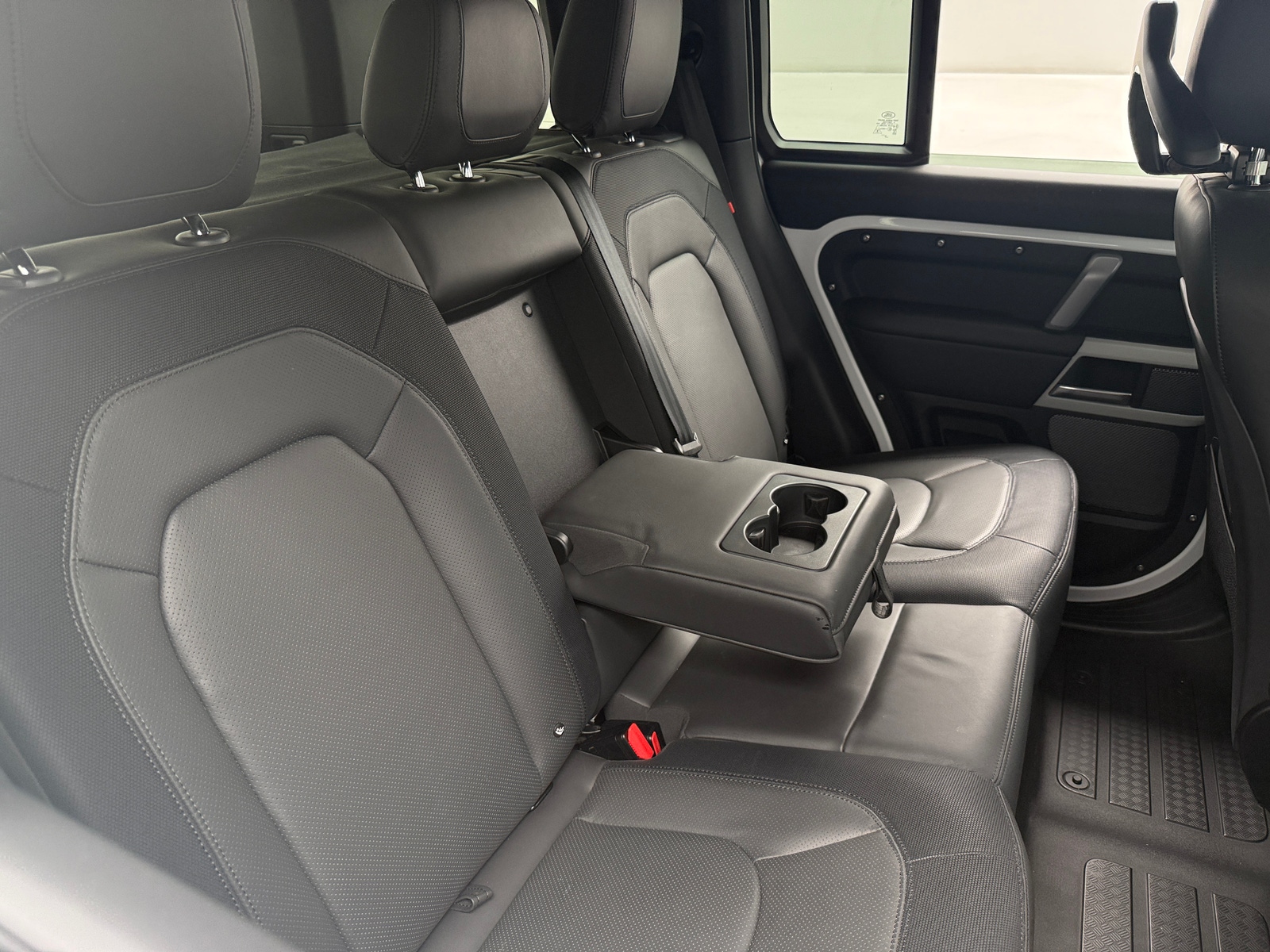Thumbnail: 2024 Land Rover Defender - 6