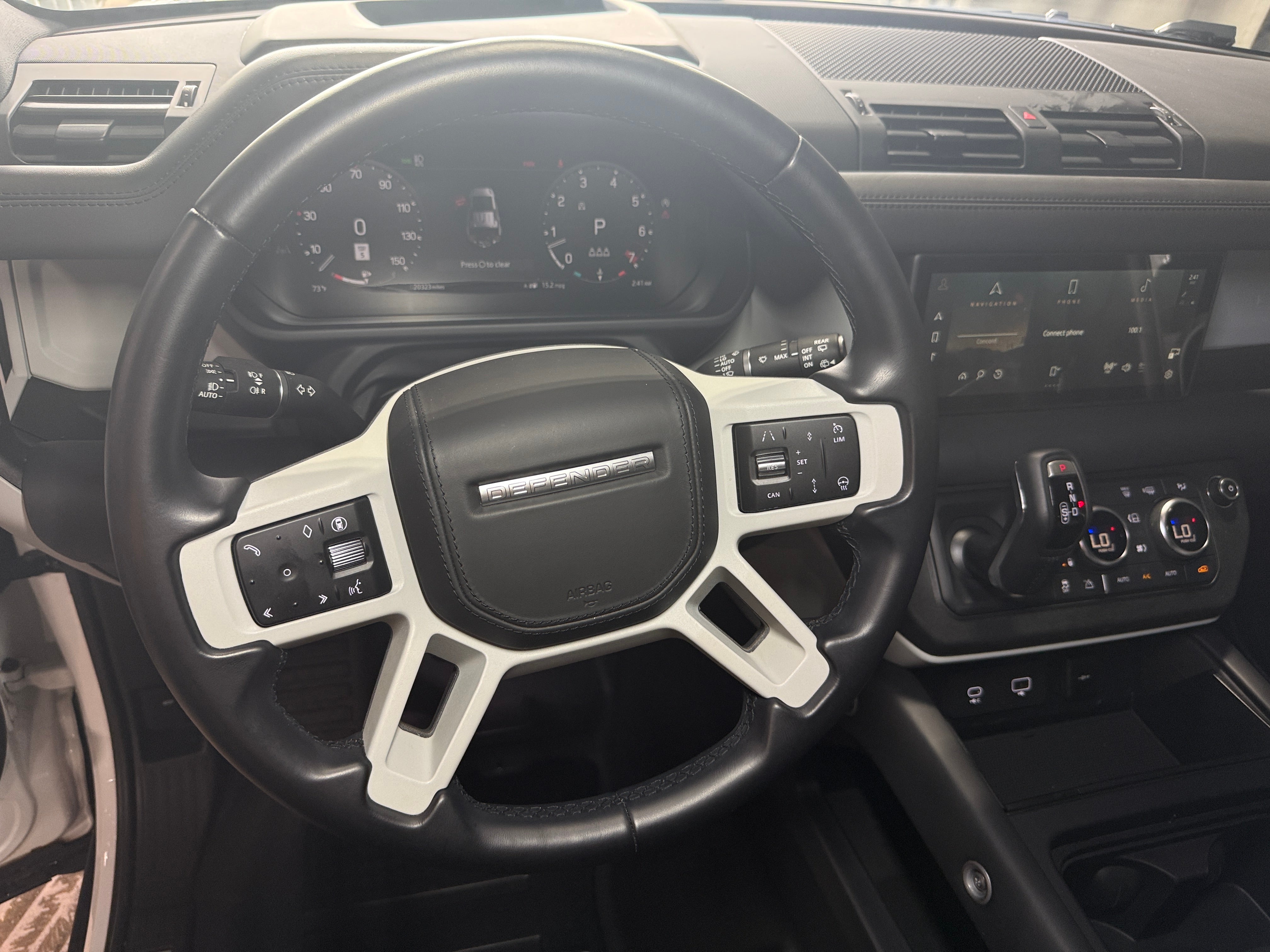 2024 Land Rover Defender X-Dynamic SE - Photo 5