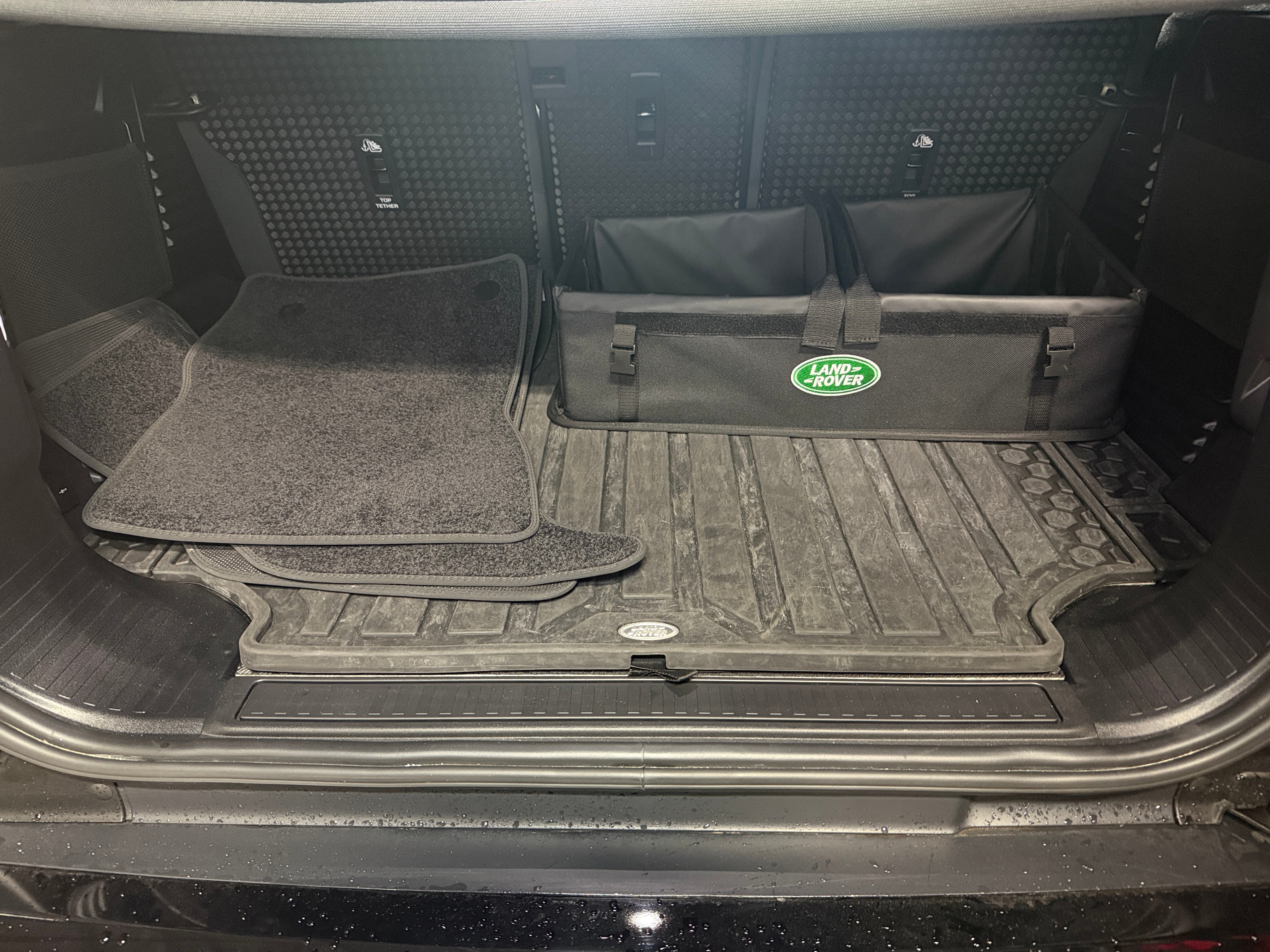 2024 Land Rover Defender X-Dynamic SE - Photo 6