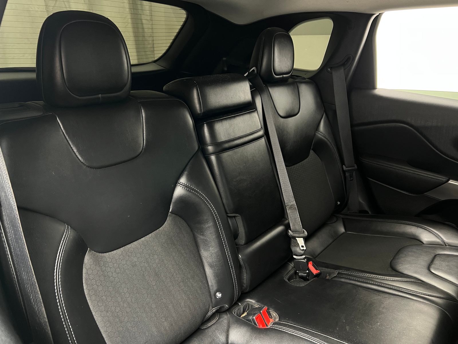 Thumbnail: 2019 Jeep Cherokee - 6